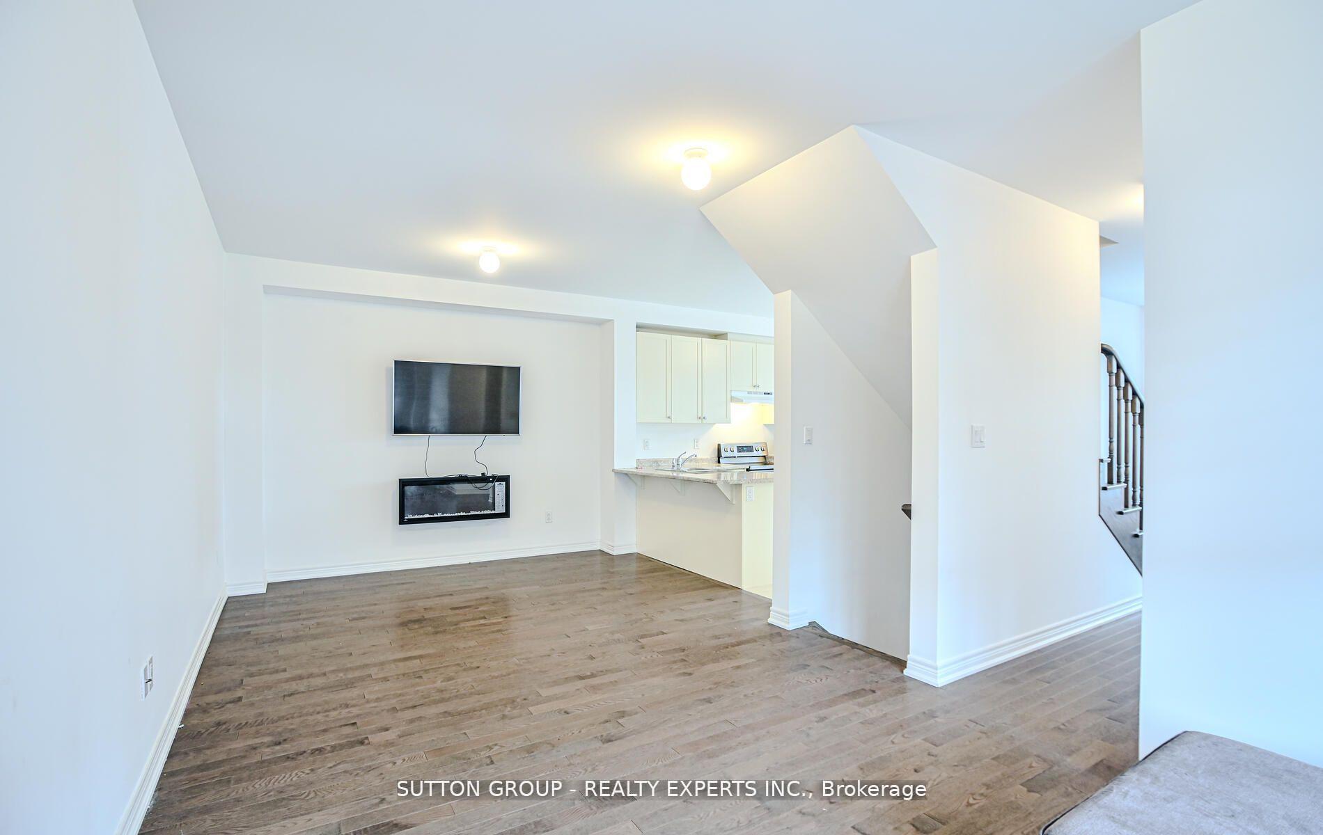 Photo 38 of 65 Fruitvale Circle, Brampton, Northwest Brampton — HOMEH