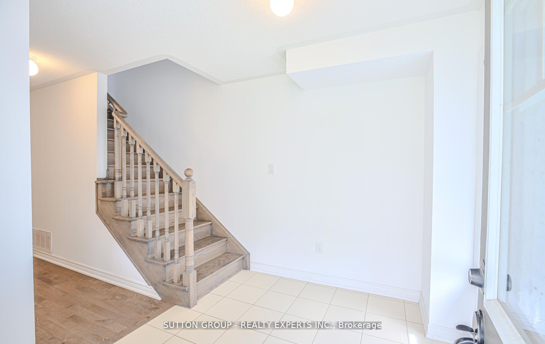 Photo 41 of 65 Fruitvale Circle, Brampton, Northwest Brampton — HOMEH