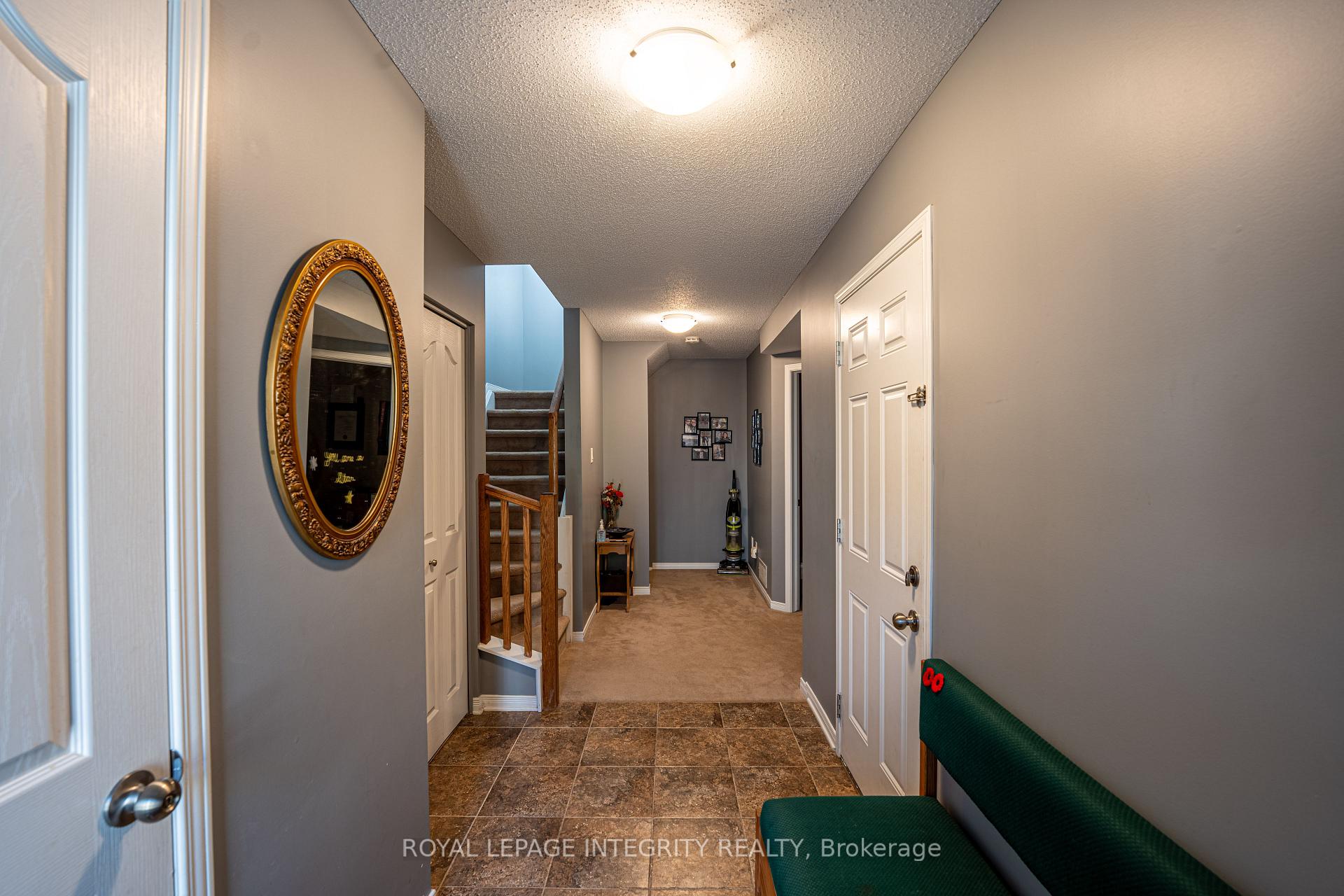 Photo 2 of 162 Fordham Private, Ottawa, Central Park — HOMEH
