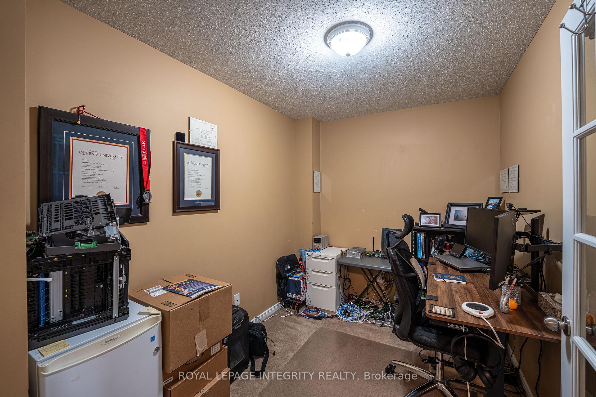 Photo 3 of 162 Fordham Private, Ottawa, Central Park — HOMEH