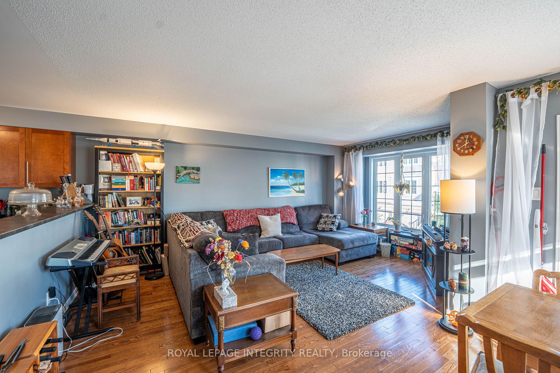 Photo 5 of 162 Fordham Private, Ottawa, Central Park — HOMEH