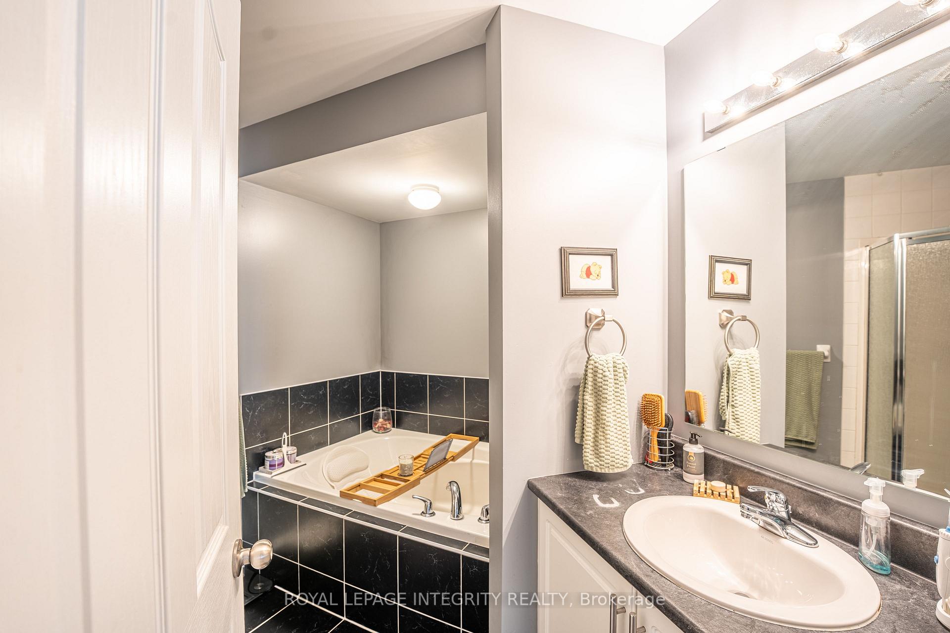 Photo 13 of 162 Fordham Private, Ottawa, Central Park — HOMEH