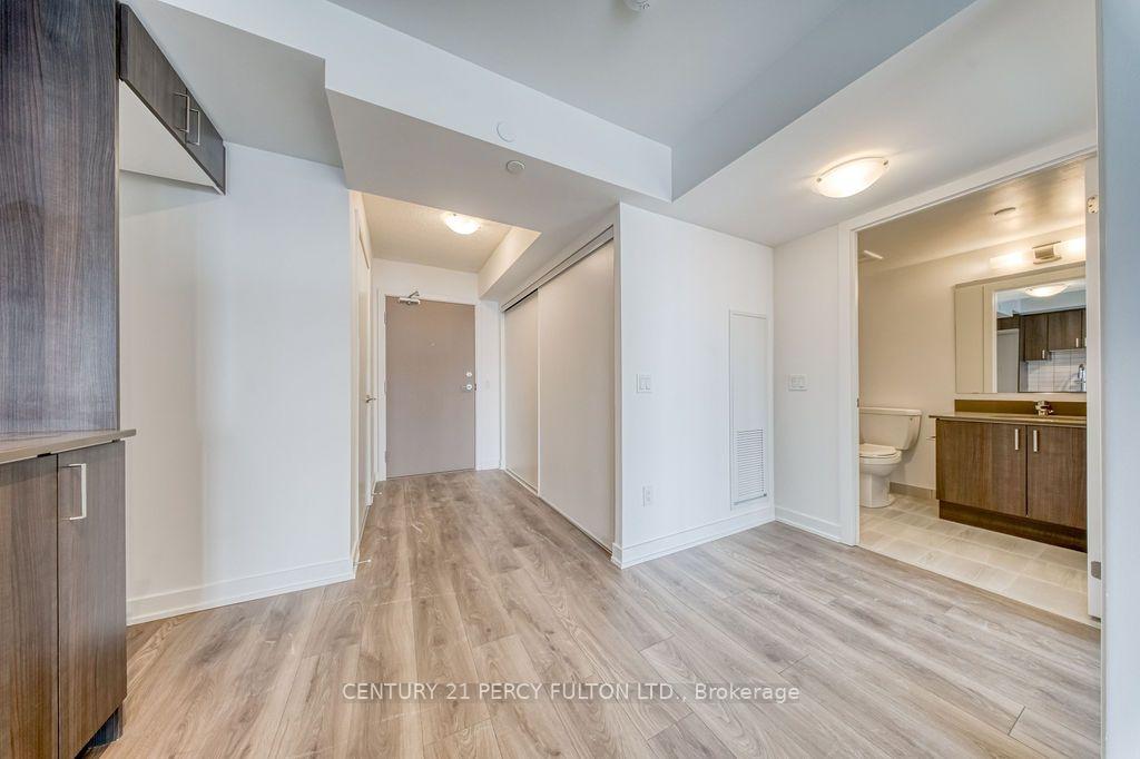 Photo 8 of Unit 2303, 1010 Sandy Beach Road, Pickering, Bay Ridges — HOMEH