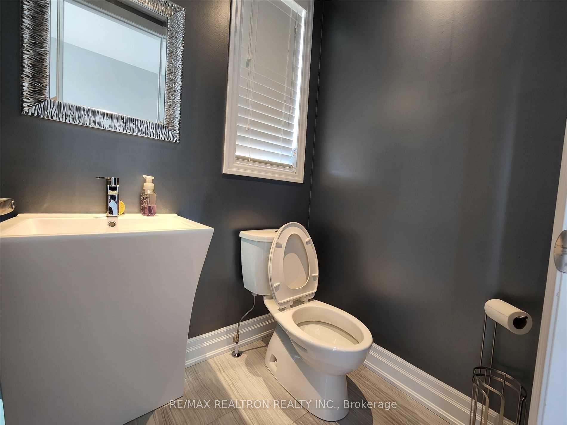 Photo 23 of 223 Thomas Phillips Drive, Aurora, Rural Aurora — HOMEH