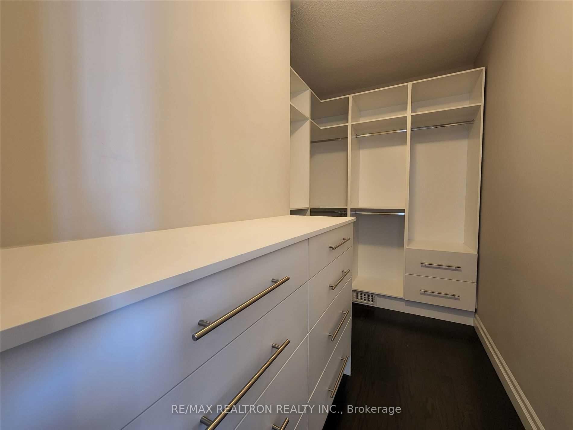 Photo 34 of 223 Thomas Phillips Drive, Aurora, Rural Aurora — HOMEH