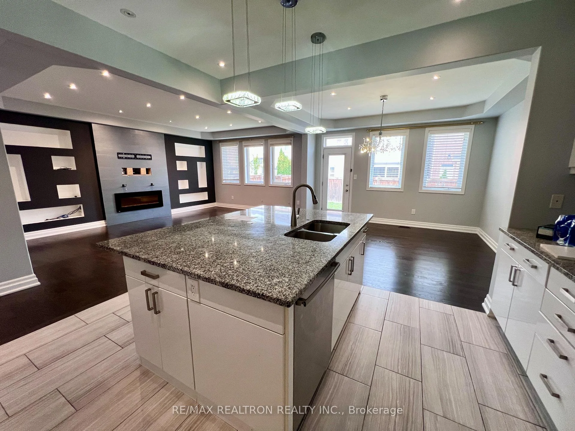 Photo 3 of 223 Thomas Phillips Drive, Aurora, Rural Aurora — HOMEH