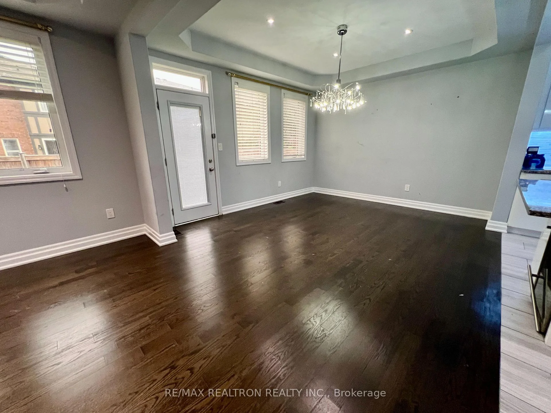 Photo 11 of 223 Thomas Phillips Drive, Aurora, Rural Aurora — HOMEH