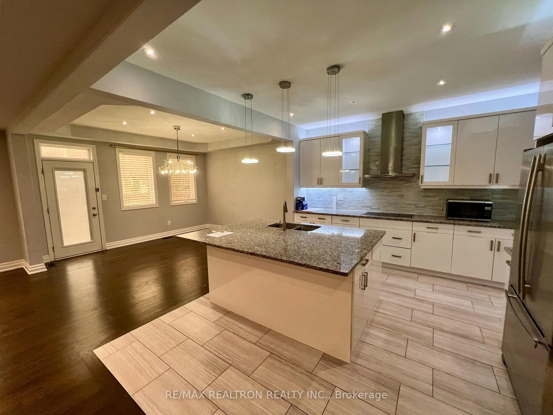 Photo 12 of 223 Thomas Phillips Drive, Aurora, Rural Aurora — HOMEH