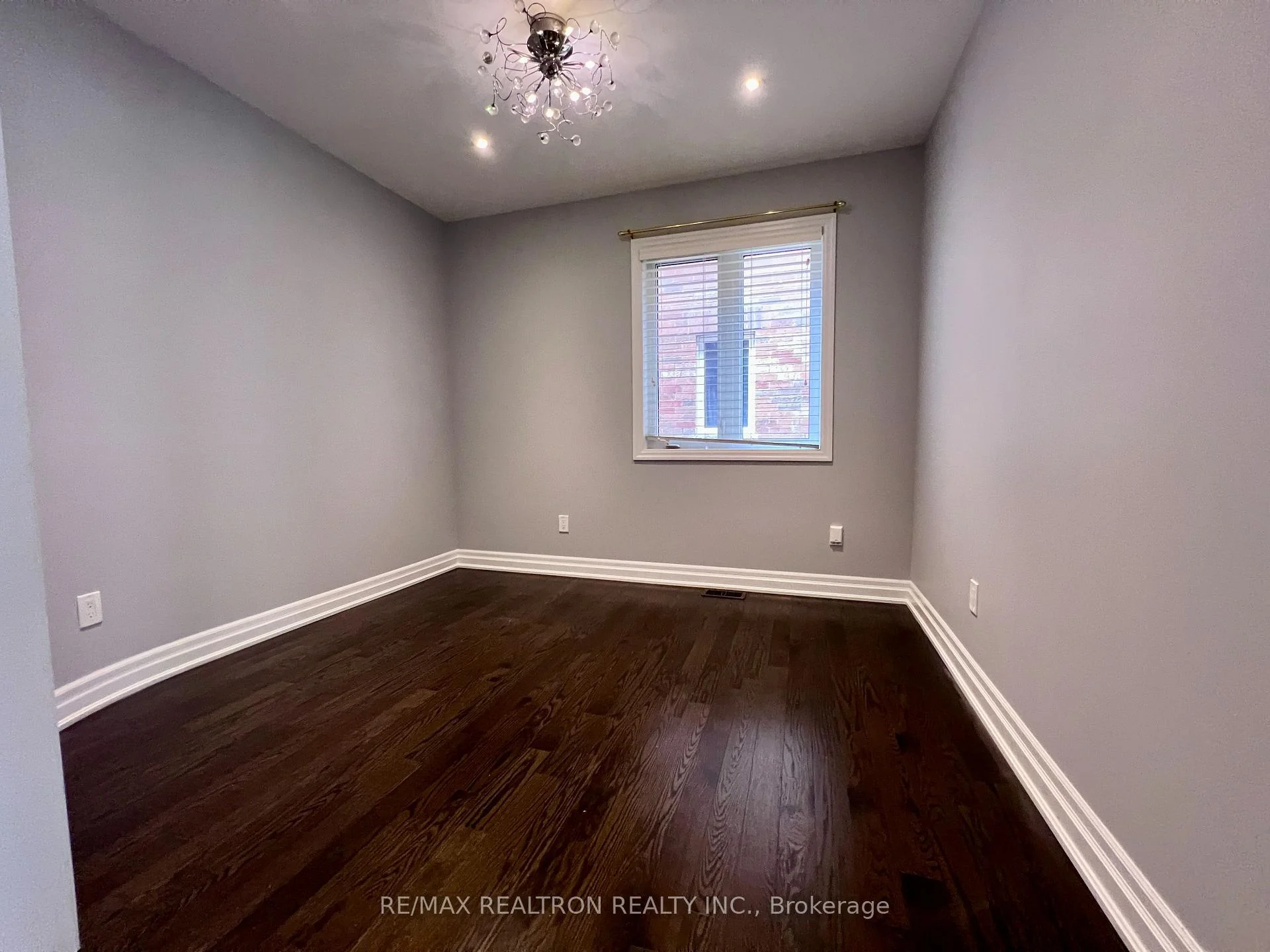 Photo 14 of 223 Thomas Phillips Drive, Aurora, Rural Aurora — HOMEH