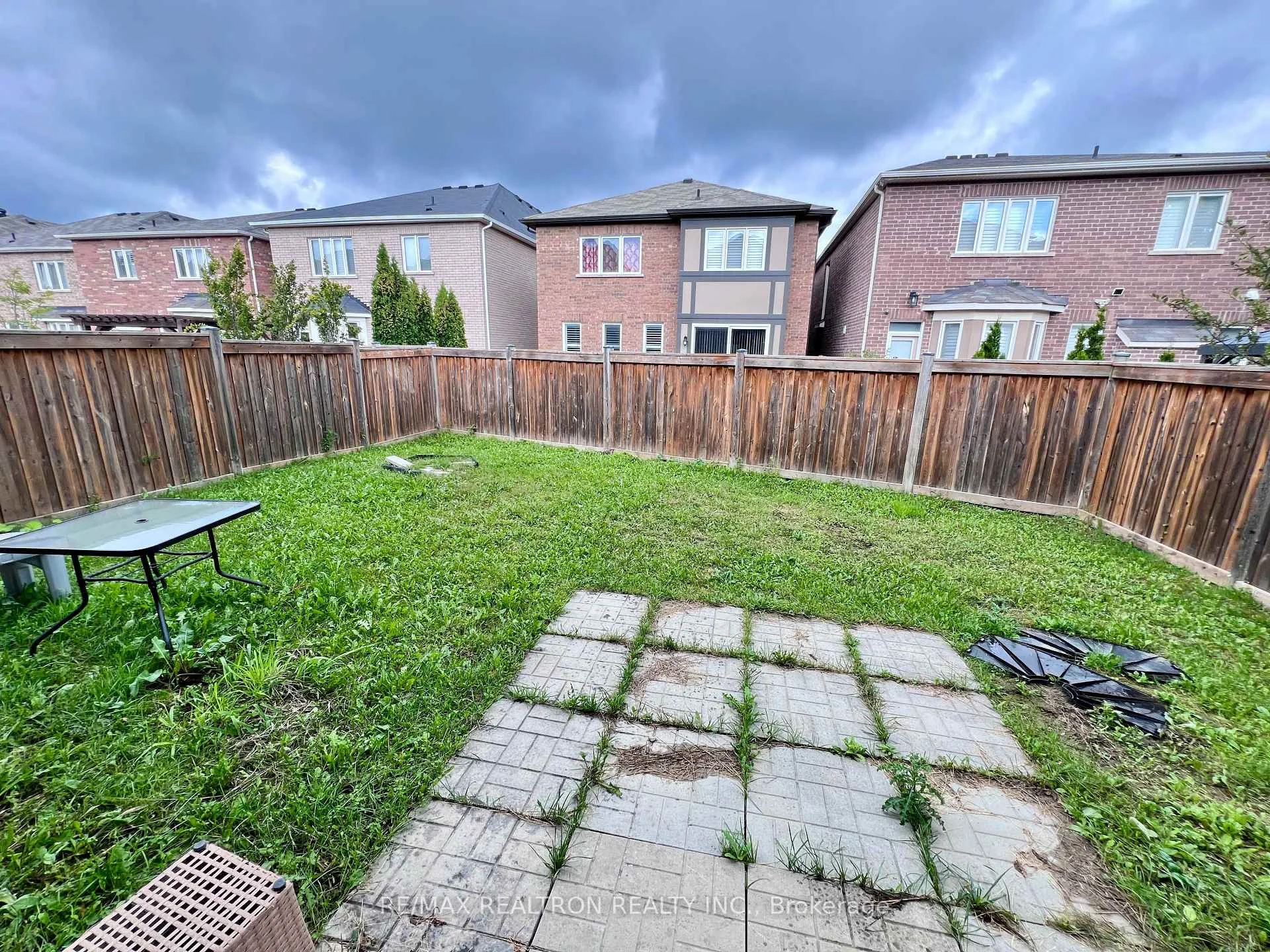 Photo 18 of 223 Thomas Phillips Drive, Aurora, Rural Aurora — HOMEH