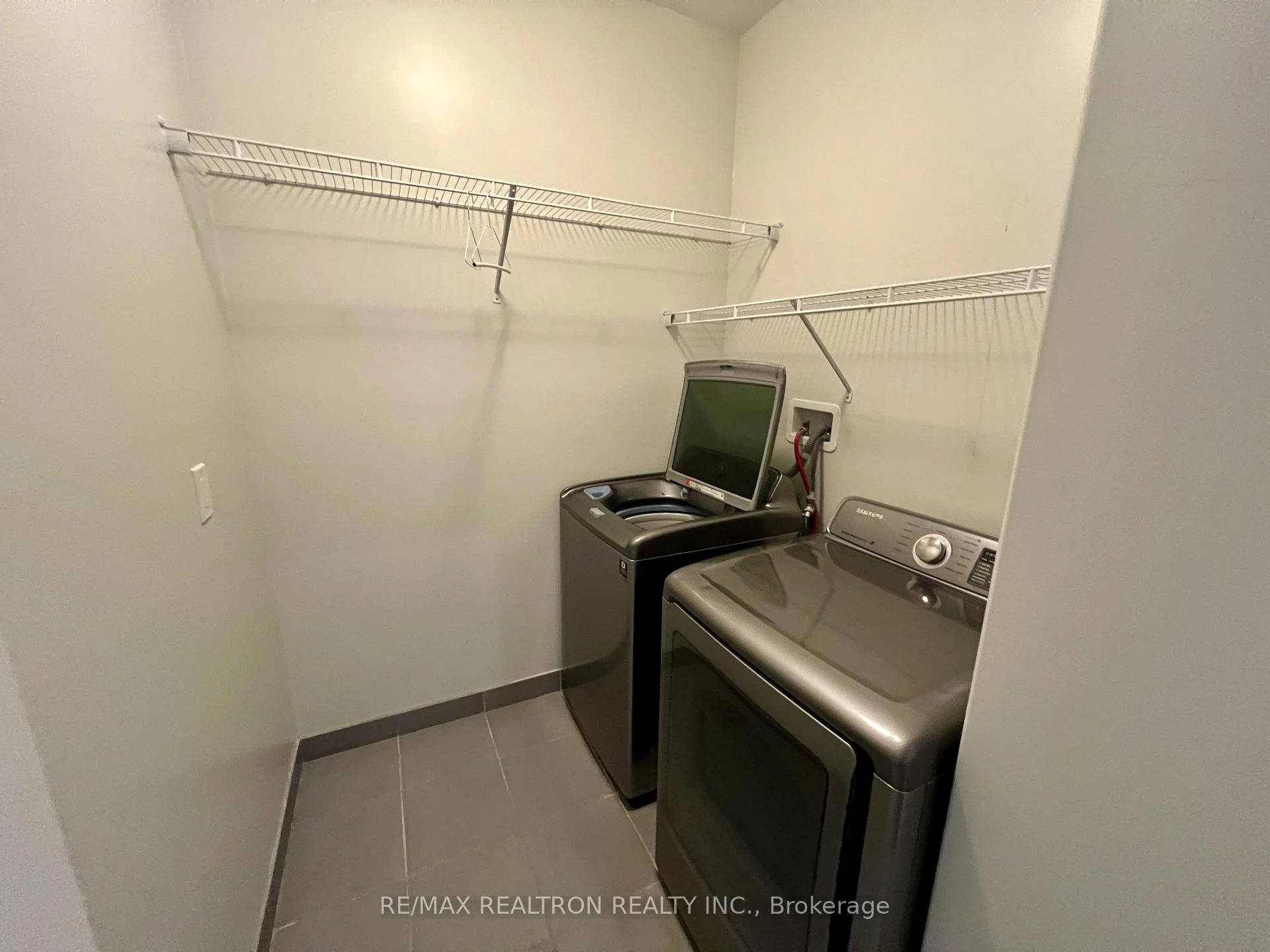 Photo 25 of 223 Thomas Phillips Drive, Aurora, Rural Aurora — HOMEH