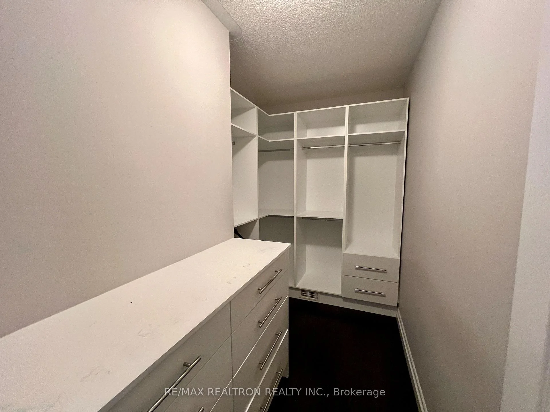 Photo 28 of 223 Thomas Phillips Drive, Aurora, Rural Aurora — HOMEH