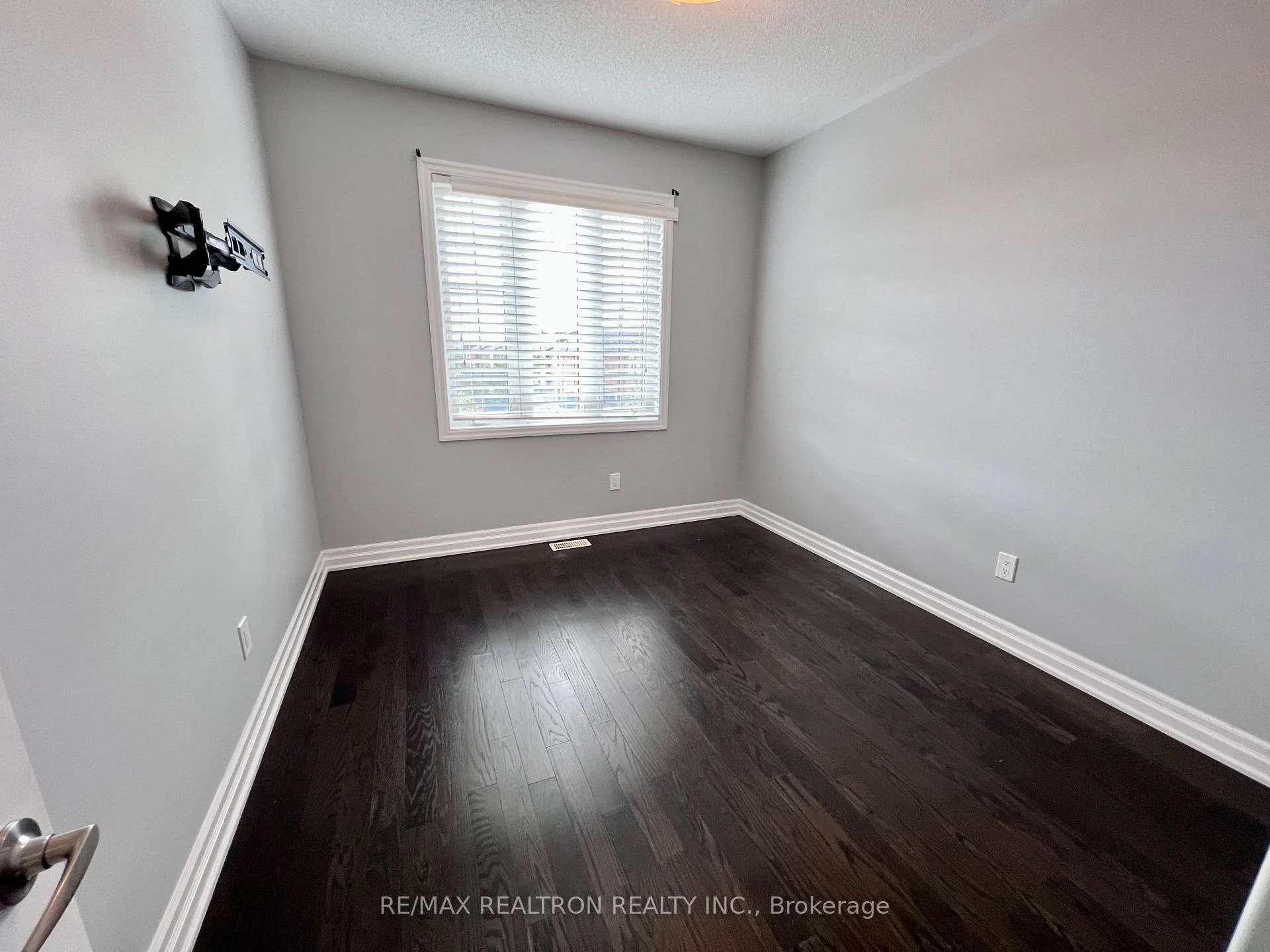 Photo 35 of 223 Thomas Phillips Drive, Aurora, Rural Aurora — HOMEH