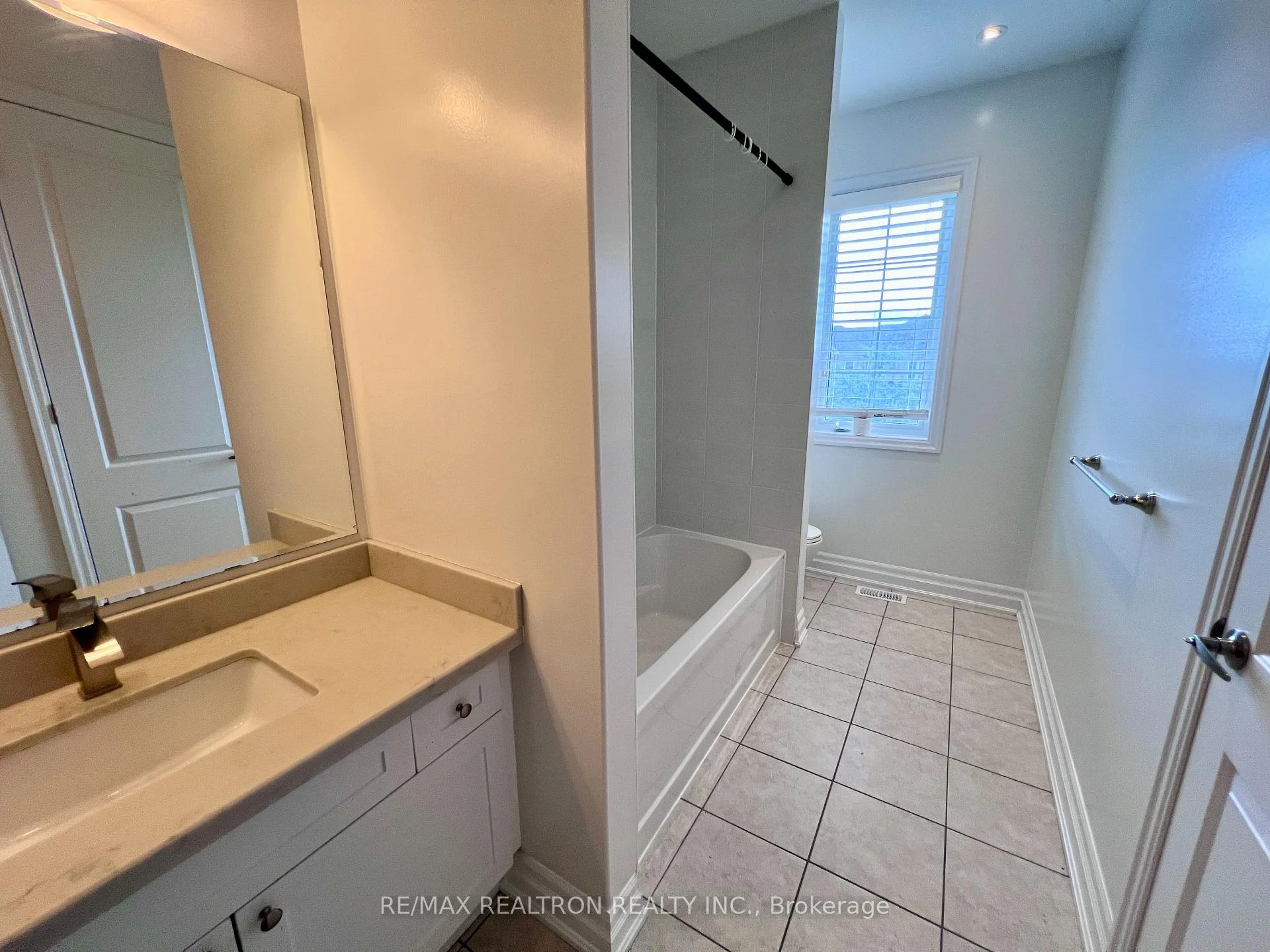 Photo 37 of 223 Thomas Phillips Drive, Aurora, Rural Aurora — HOMEH