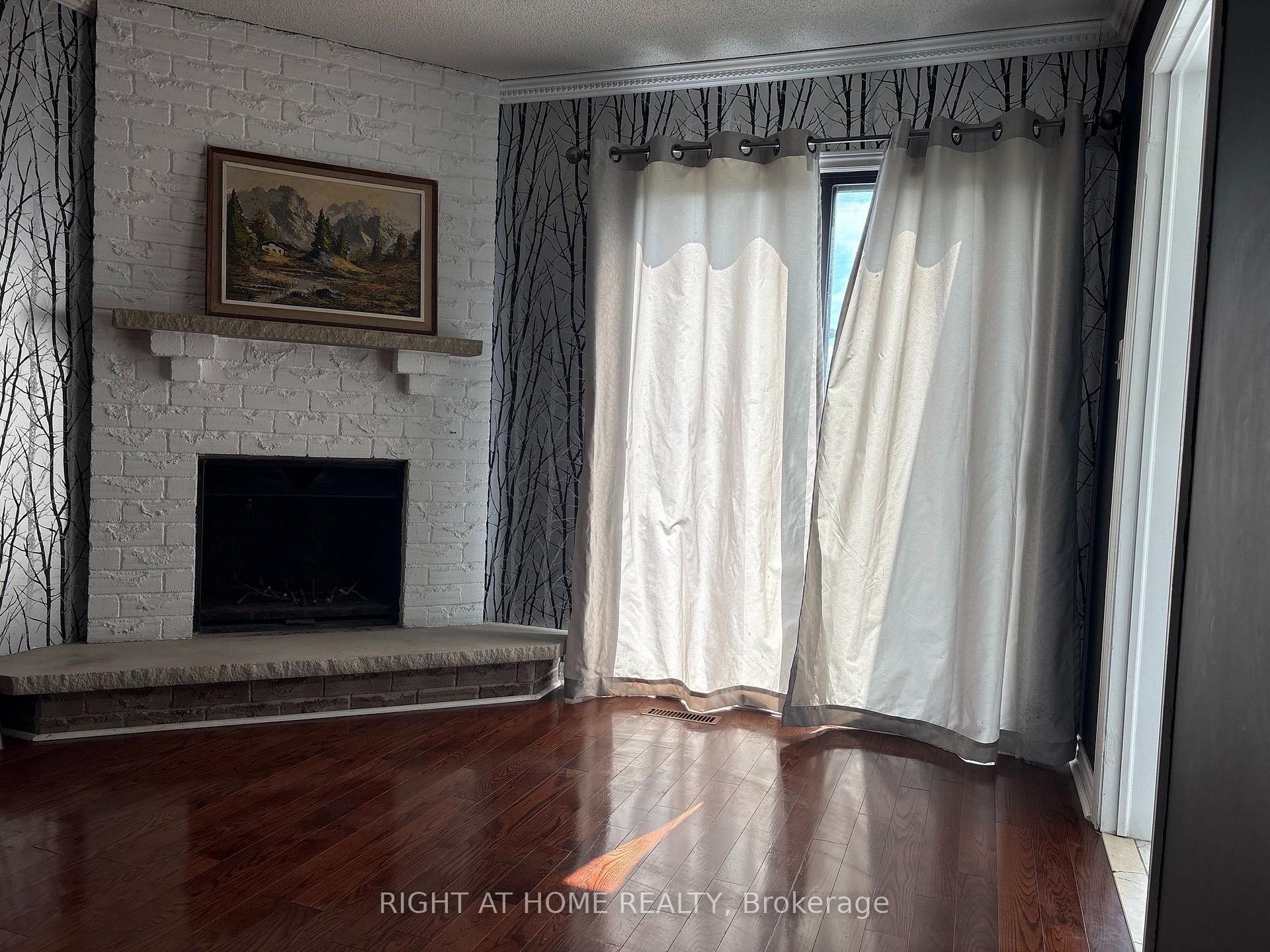 Photo 6 of 195 Johnson Street, Barrie, Grove East — HOMEH