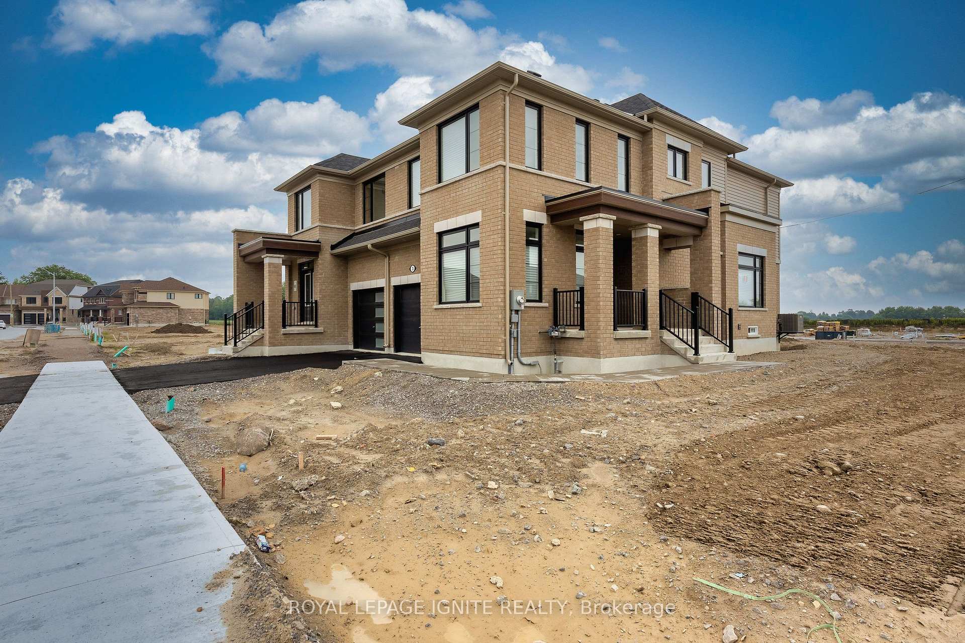 Photo 1 of 3 Rackham Lane, Clarington, Courtice — HOMEH