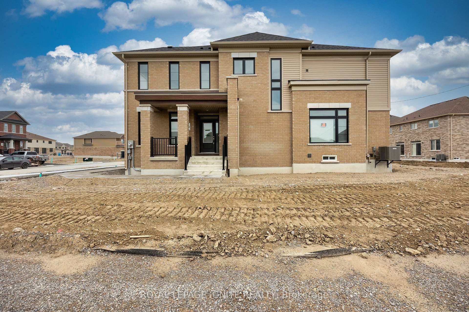 Photo 3 of 3 Rackham Lane, Clarington, Courtice — HOMEH