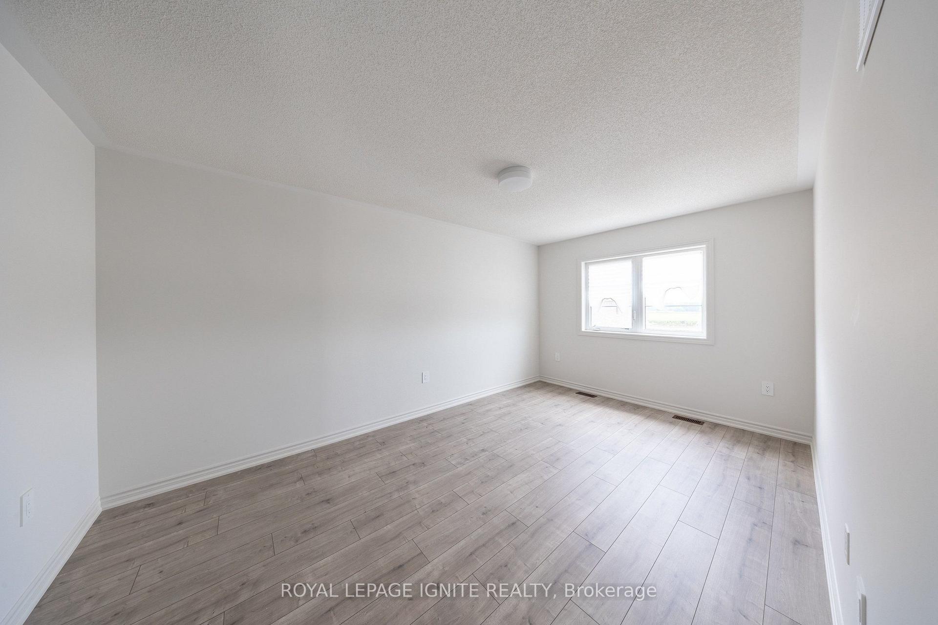Photo 31 of 3 Rackham Lane, Clarington, Courtice — HOMEH