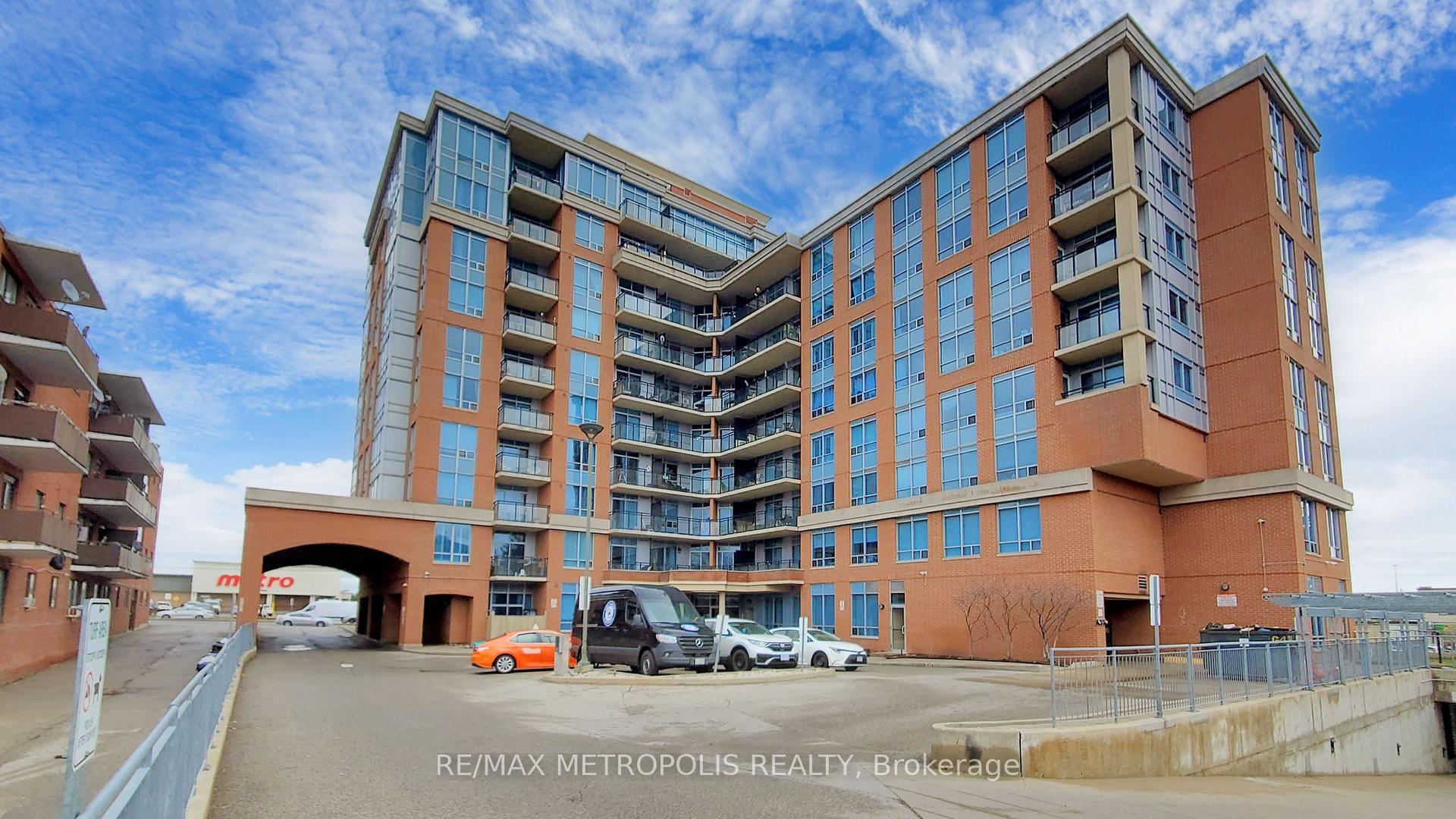 Front of Unit 403, 2772 Keele Street