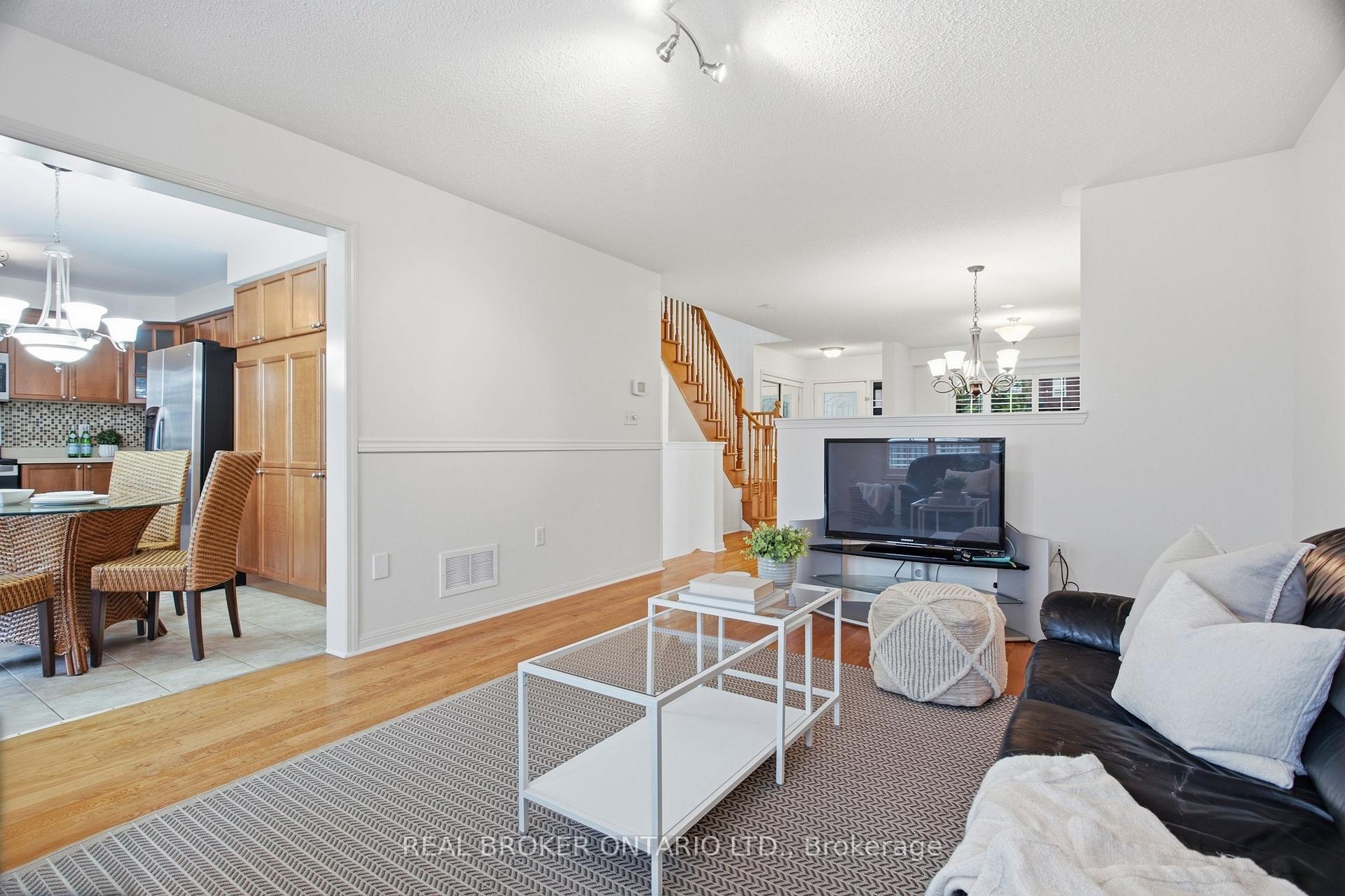 Photo 11 of 35 Bonavista Drive, Brampton, Credit Valley — HOMEH