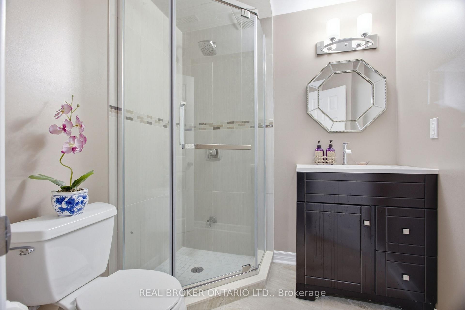 Photo 40 of 35 Bonavista Drive, Brampton, Credit Valley — HOMEH