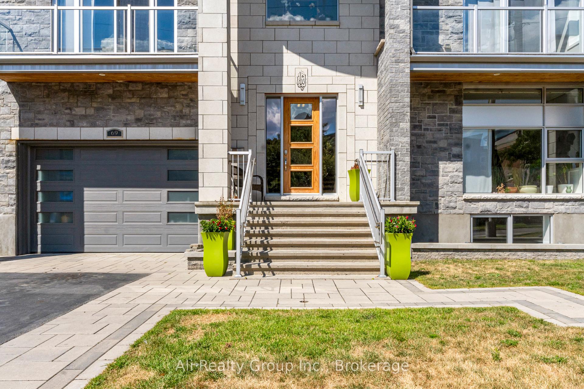 Photo 2 of 69 Donald Street, Ottawa, Overbrook — HOMEH