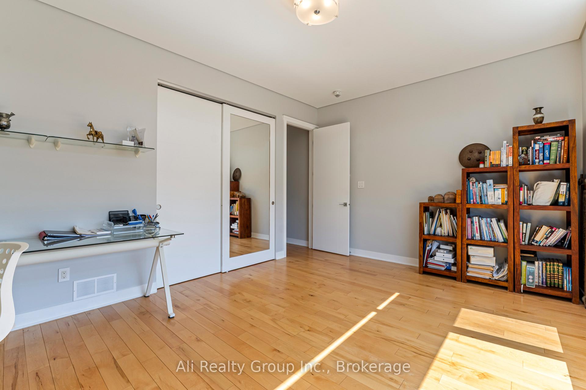 Photo 29 of 69 Donald Street, Ottawa, Overbrook — HOMEH