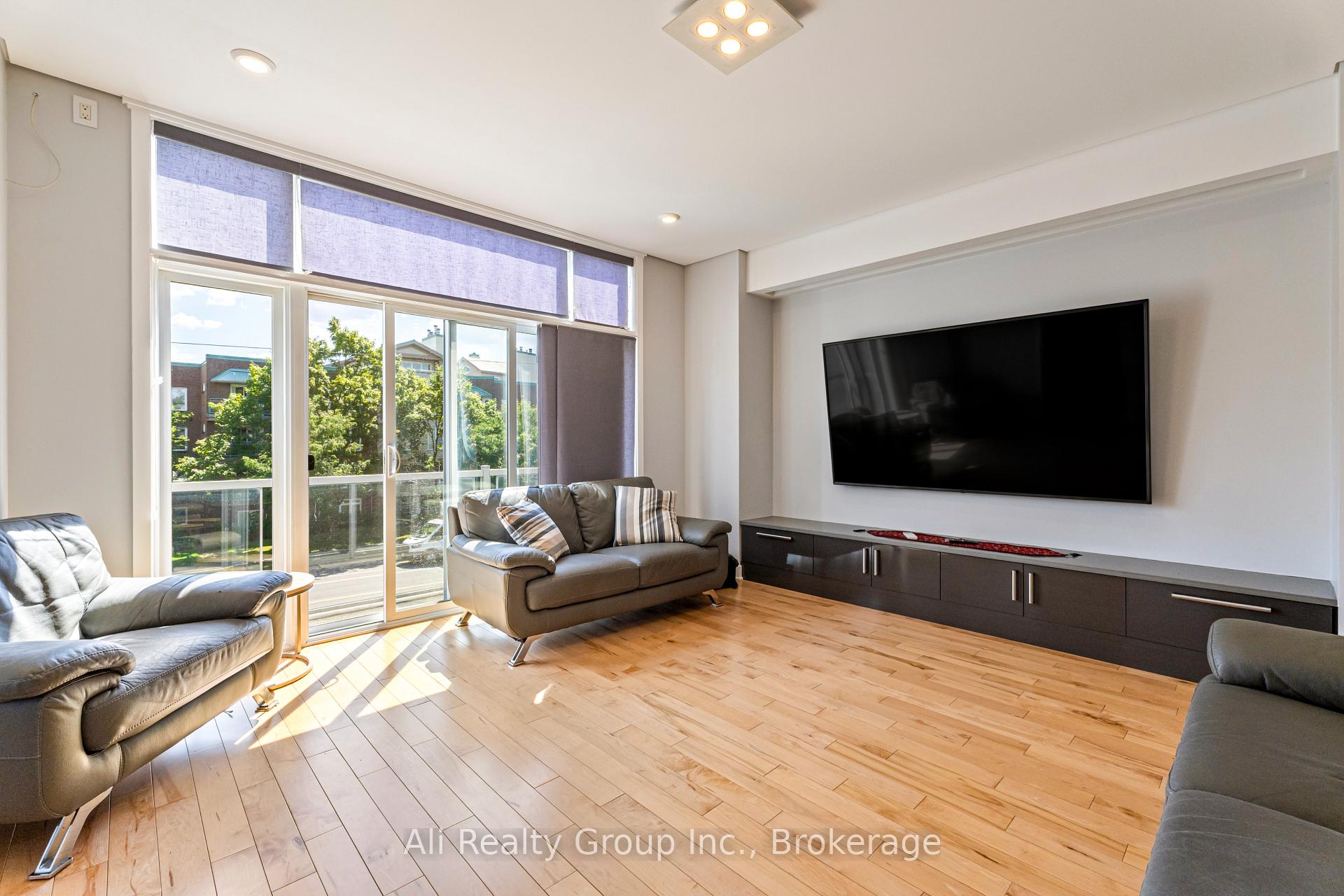 Photo 31 of 69 Donald Street, Ottawa, Overbrook — HOMEH