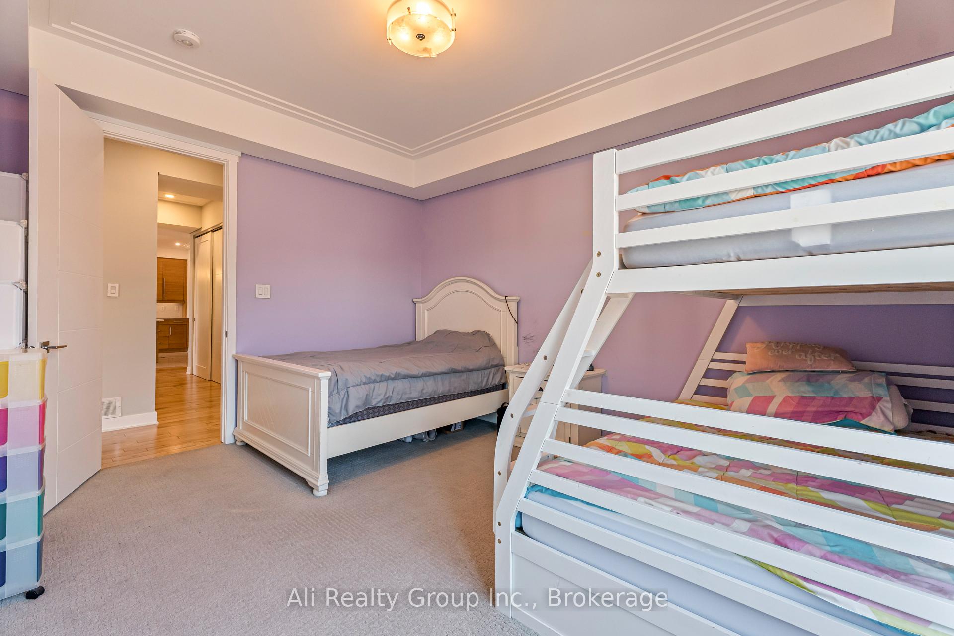 Photo 35 of 69 Donald Street, Ottawa, Overbrook — HOMEH