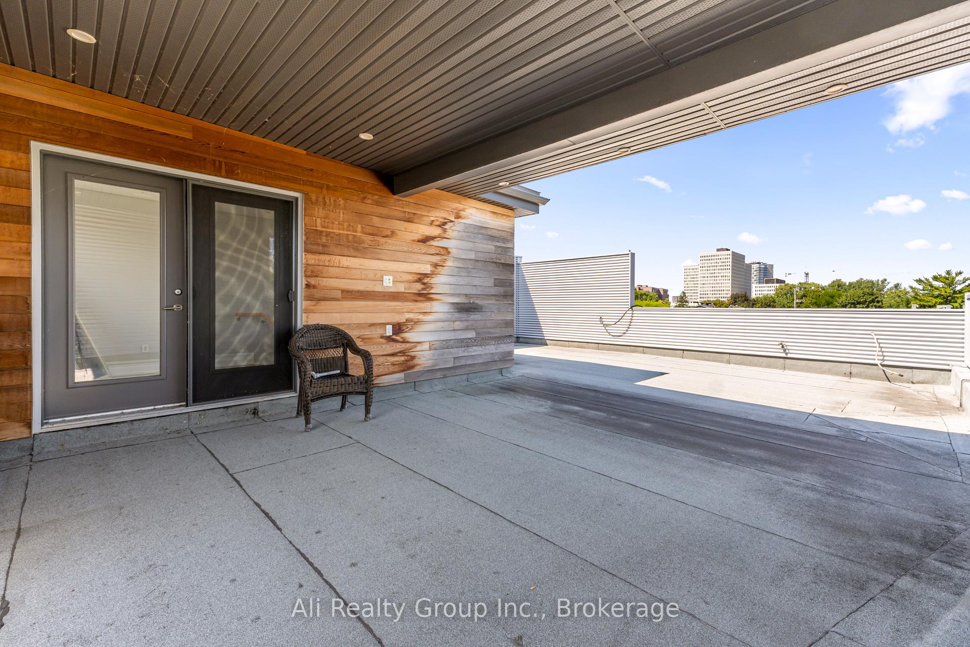 Photo 37 of 69 Donald Street, Ottawa, Overbrook — HOMEH