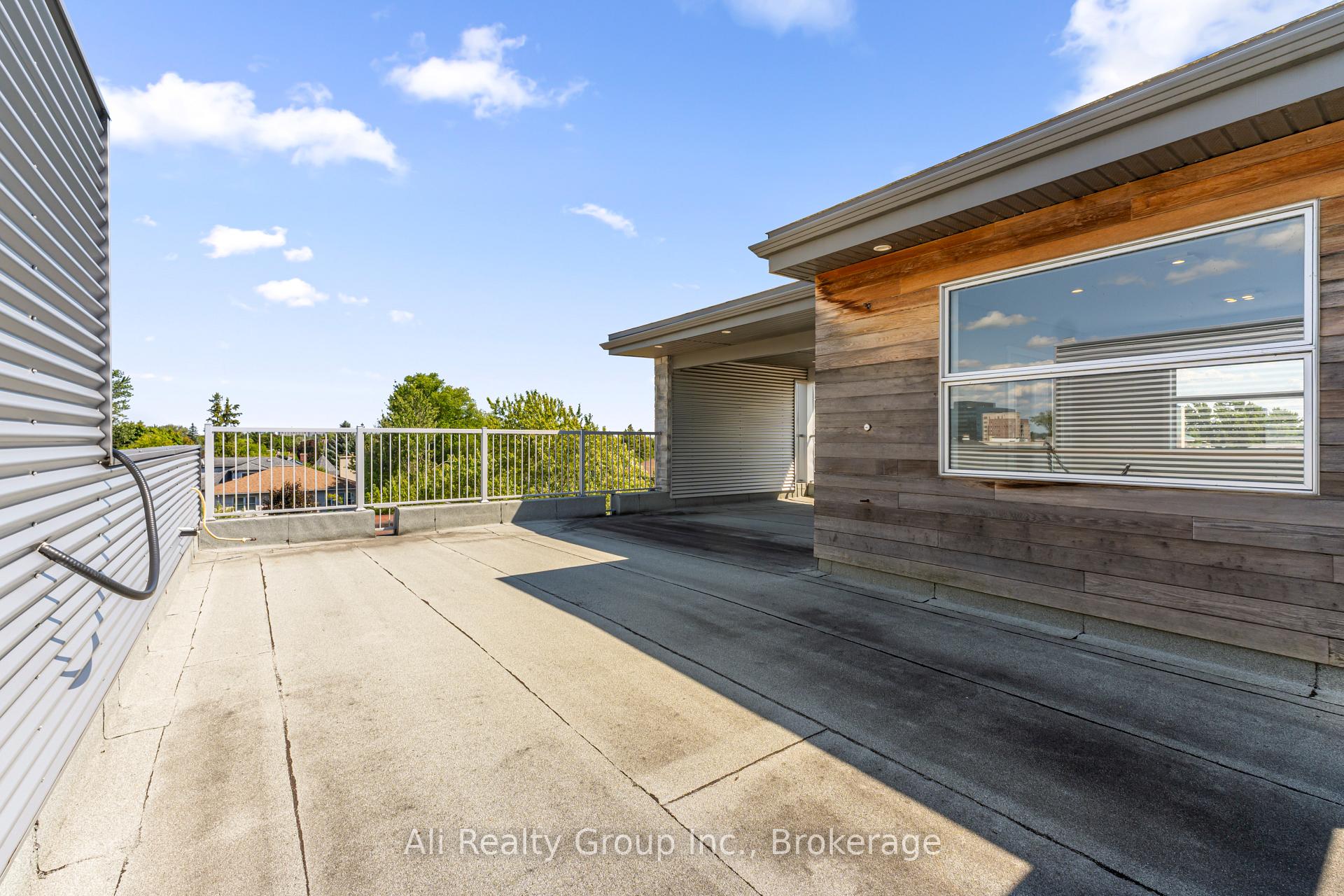 Photo 39 of 69 Donald Street, Ottawa, Overbrook — HOMEH