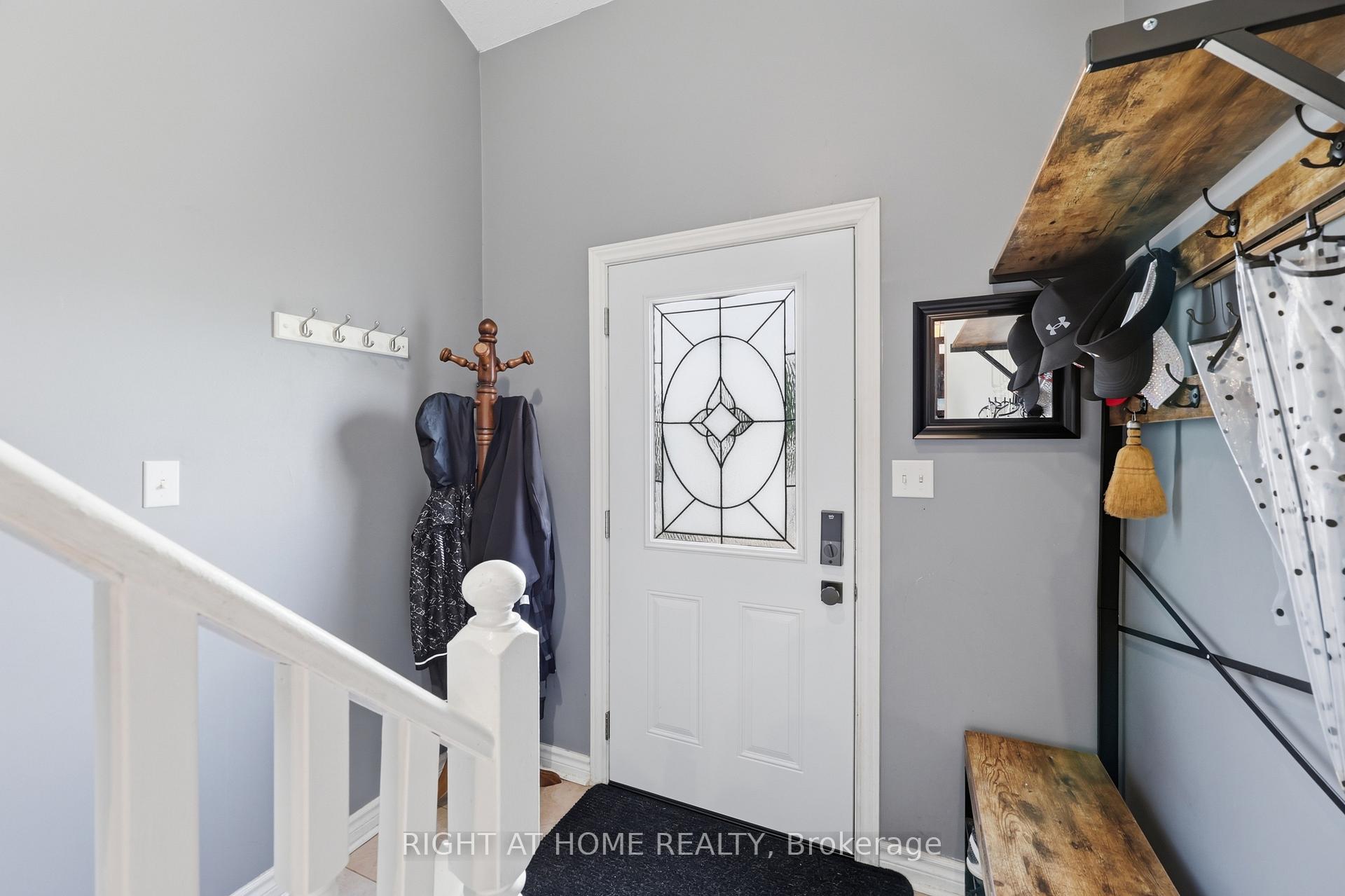 Photo 3 of 5709 Deerbrook Street, Niagara Falls, Oldfield — HOMEH