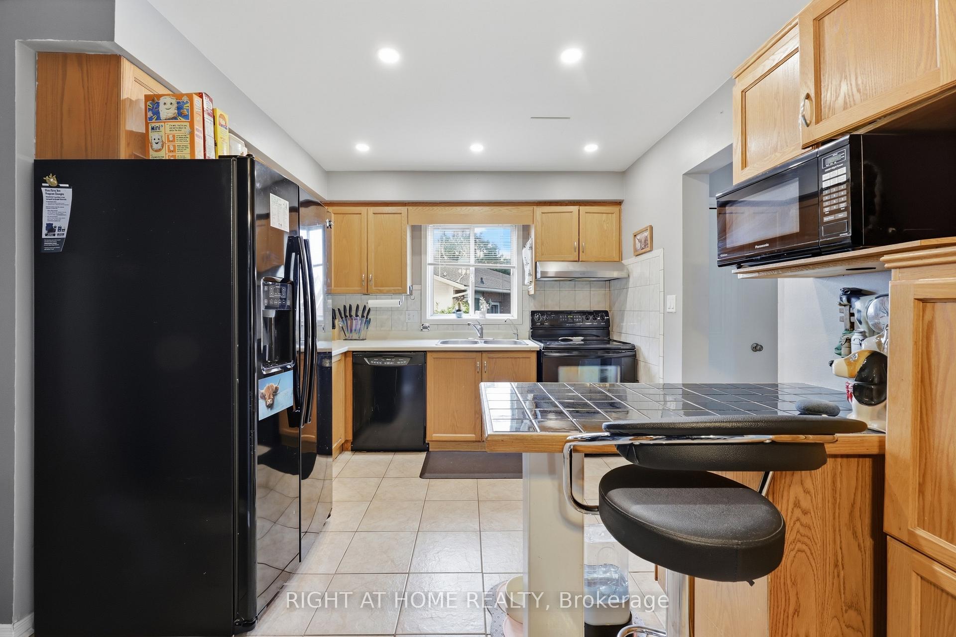 Photo 9 of 5709 Deerbrook Street, Niagara Falls, Oldfield — HOMEH