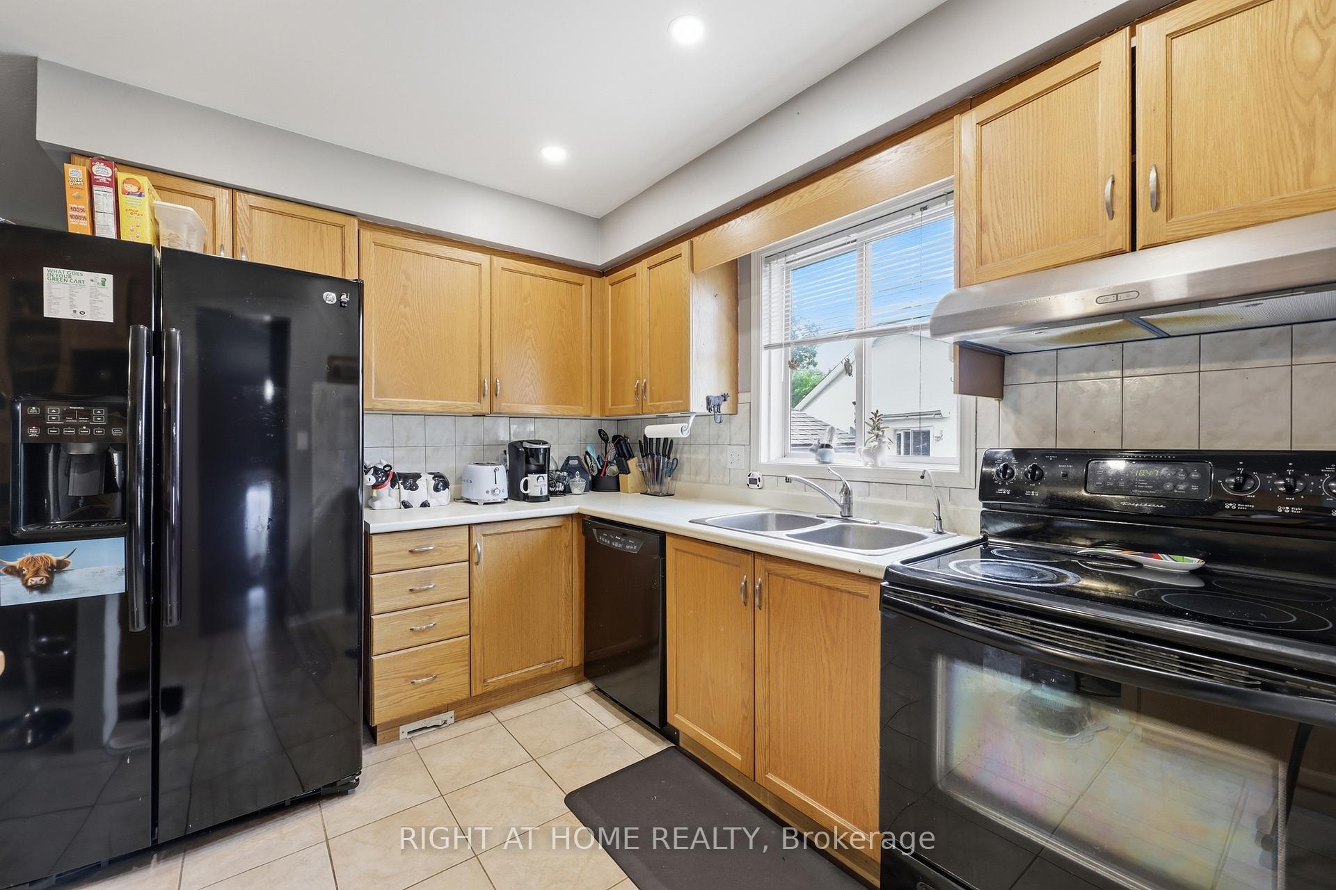 Photo 11 of 5709 Deerbrook Street, Niagara Falls, Oldfield — HOMEH