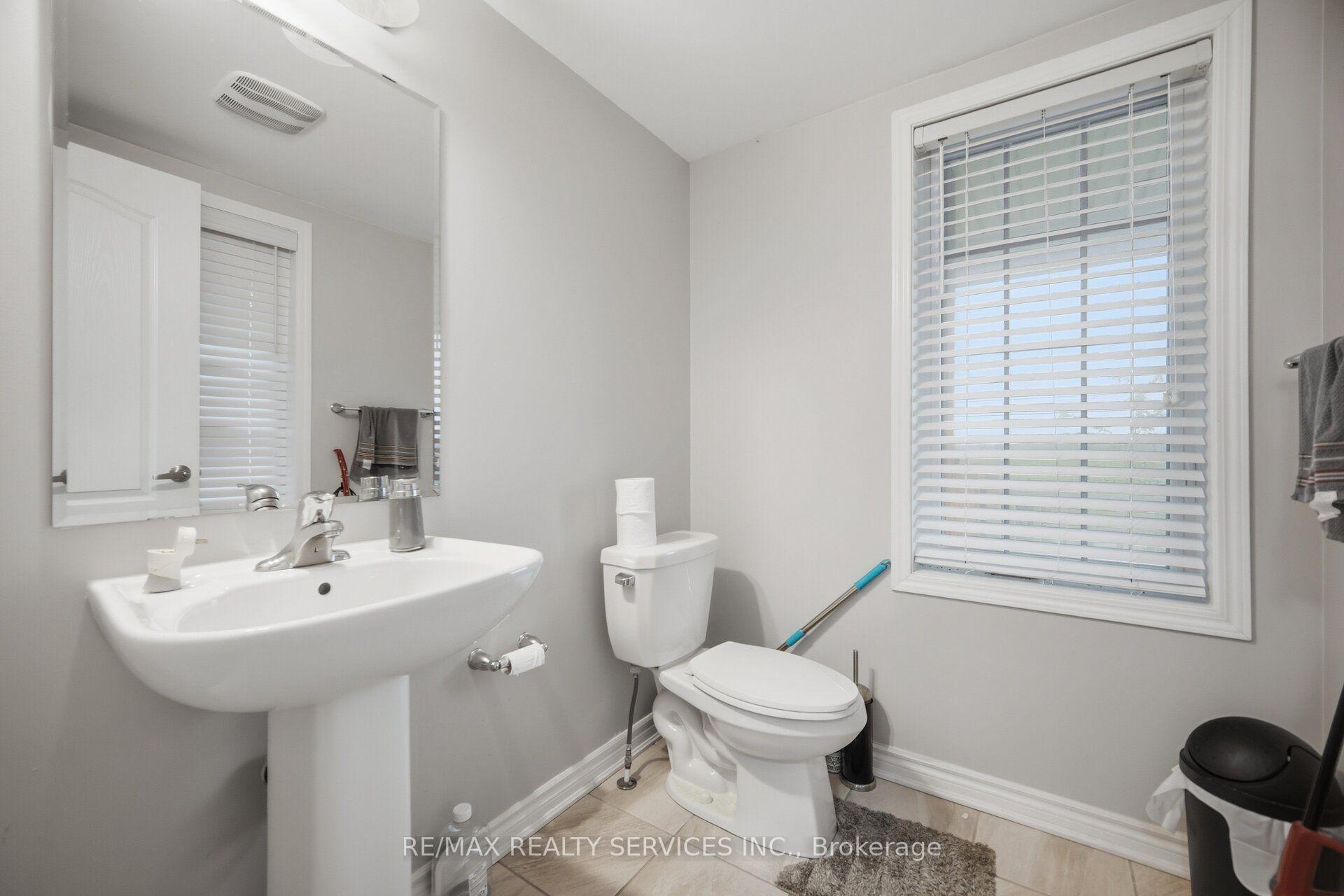 Photo 24 of Unit Upper, 75 Benhurst Crescent, Brampton, Northwest Brampton — HOMEH