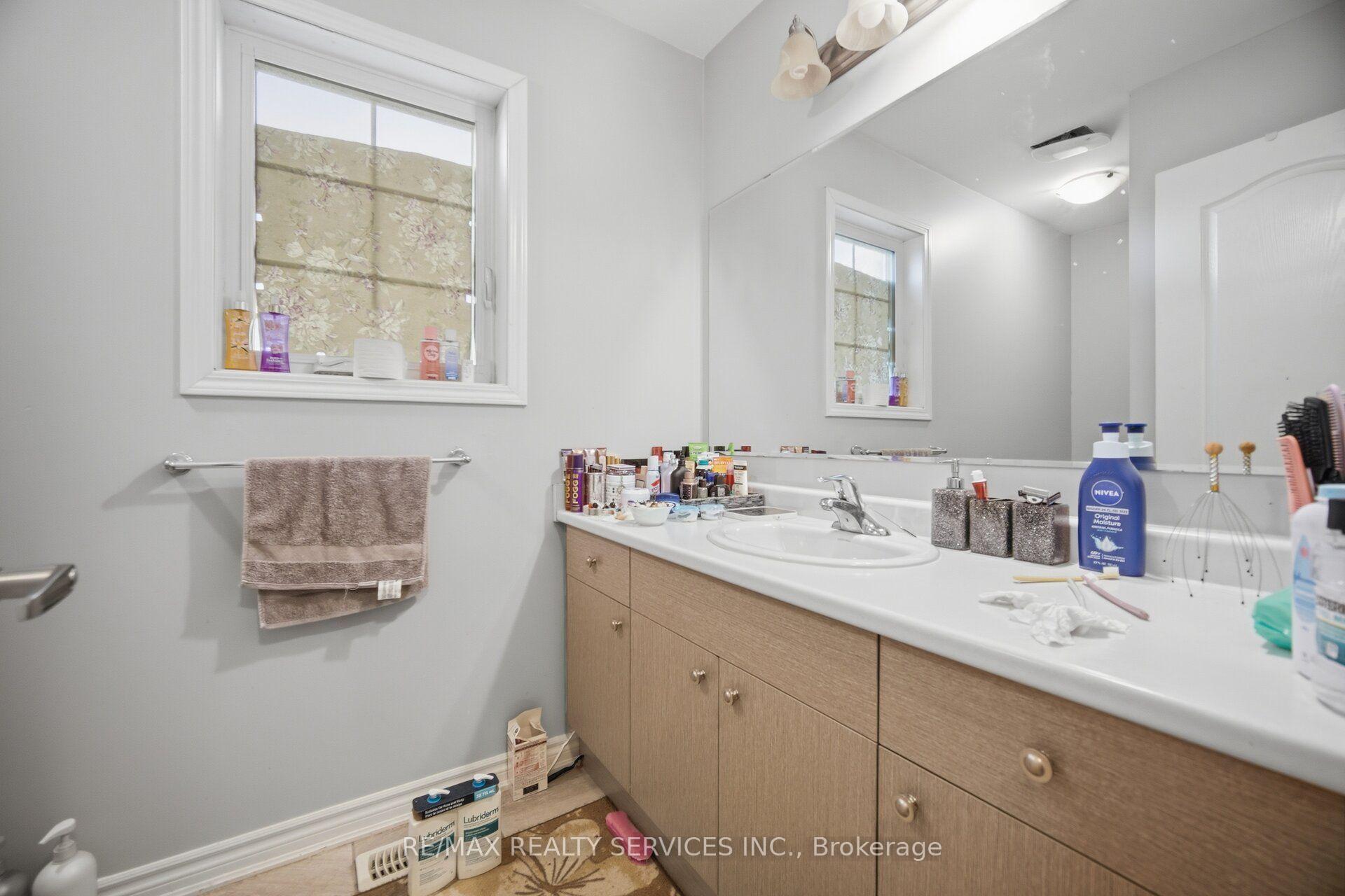 Photo 40 of Unit Upper, 75 Benhurst Crescent, Brampton, Northwest Brampton — HOMEH