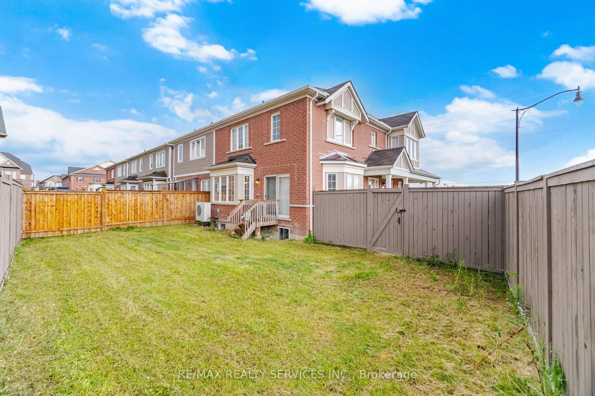 Photo 49 of Unit Upper, 75 Benhurst Crescent, Brampton, Northwest Brampton — HOMEH