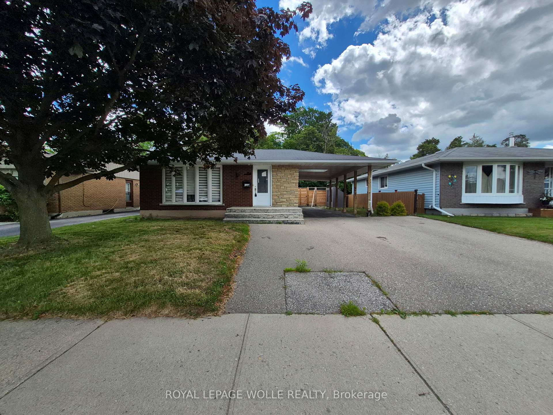 Photo 1 of 154 Appalachian Crescent, Kitchener, Alpine — HOMEH