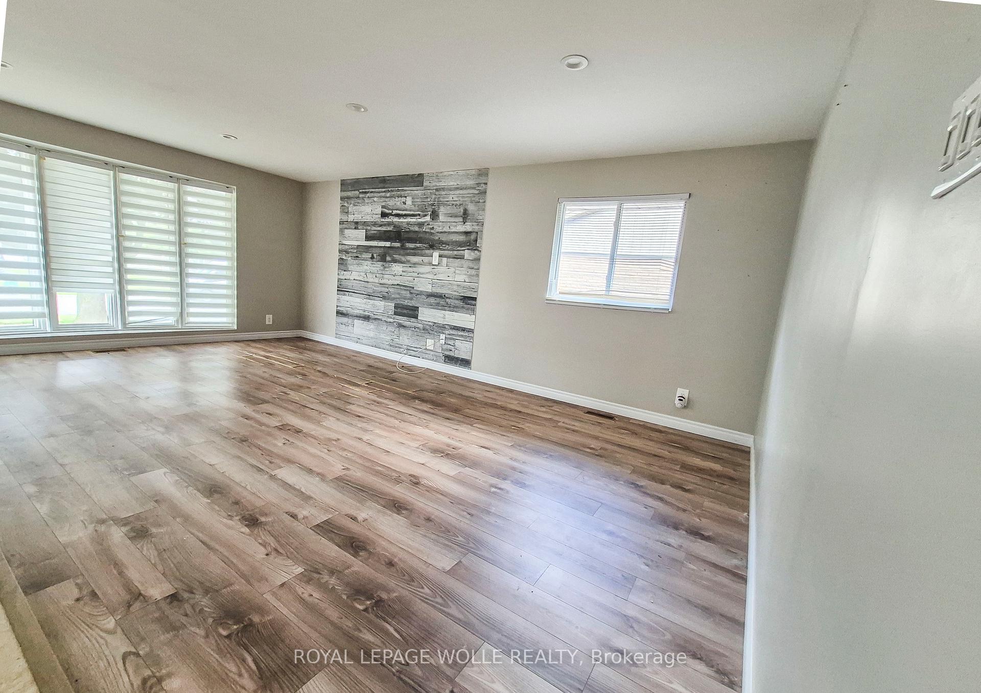 Photo 4 of 154 Appalachian Crescent, Kitchener, Alpine — HOMEH