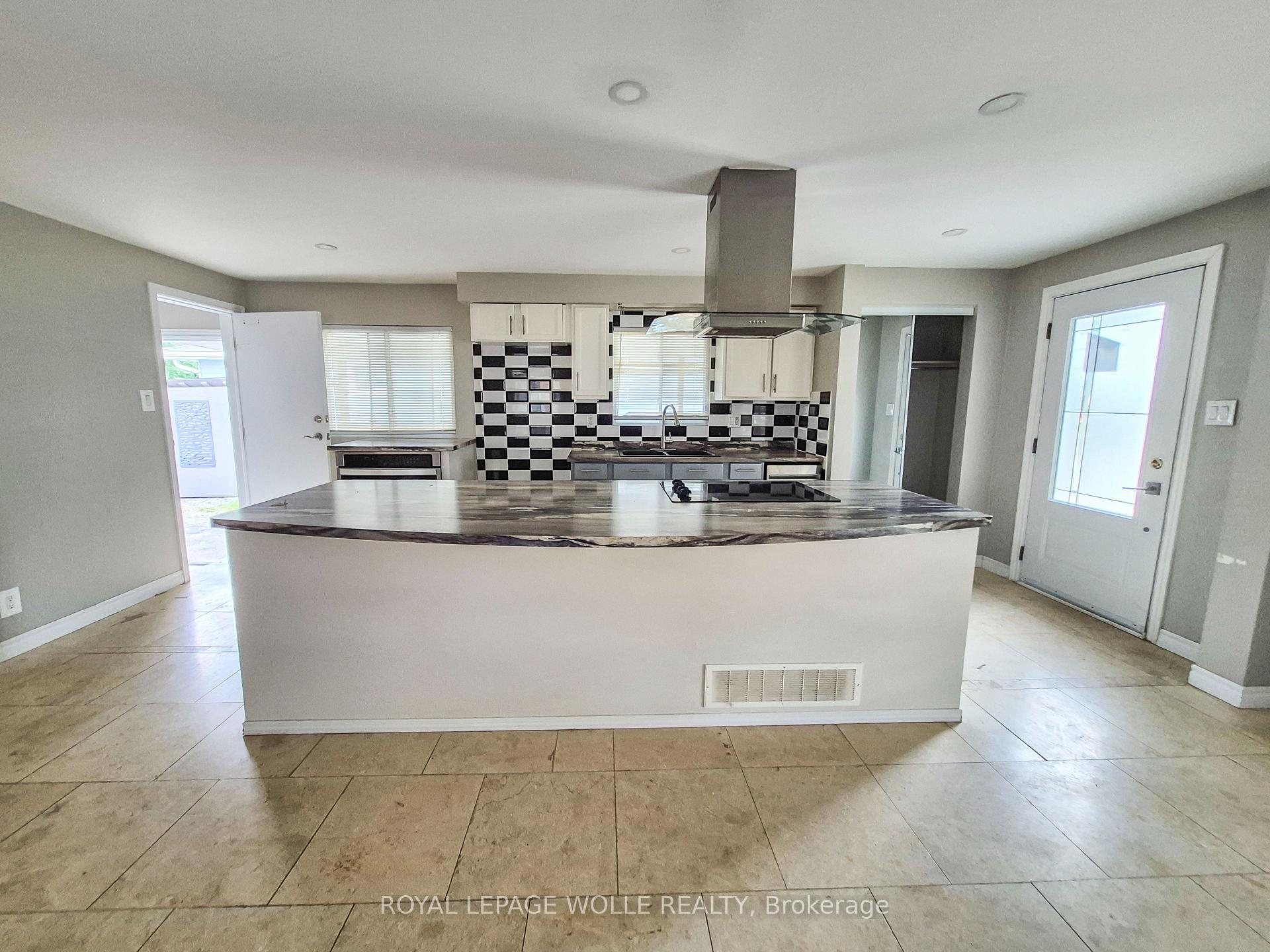 Photo 8 of 154 Appalachian Crescent, Kitchener, Alpine — HOMEH