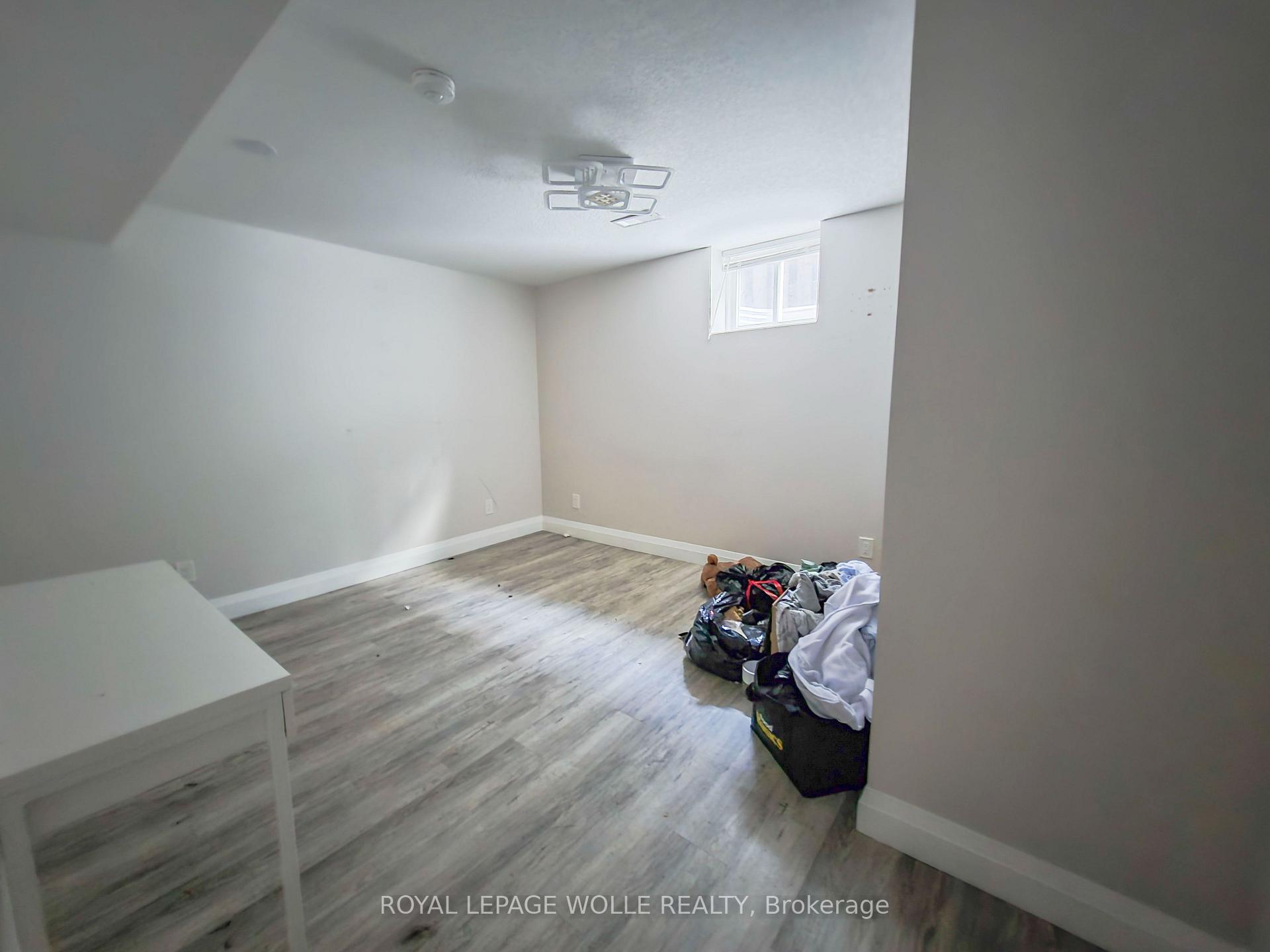Photo 17 of 154 Appalachian Crescent, Kitchener, Alpine — HOMEH