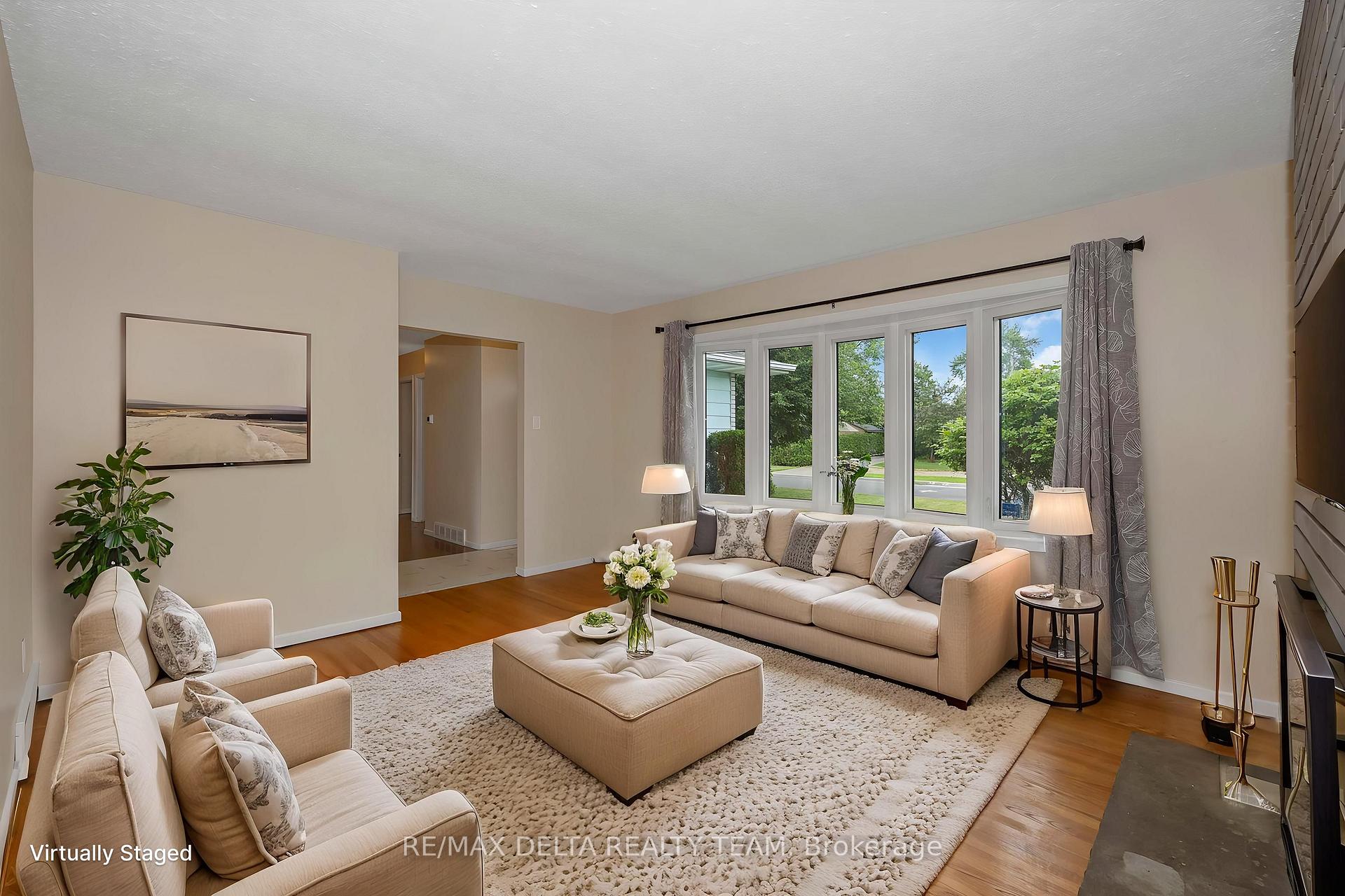 Photo 4 of 278 Gleneagles Avenue, Ottawa, Bilberry Creek/Queenswood Heights — HOMEH