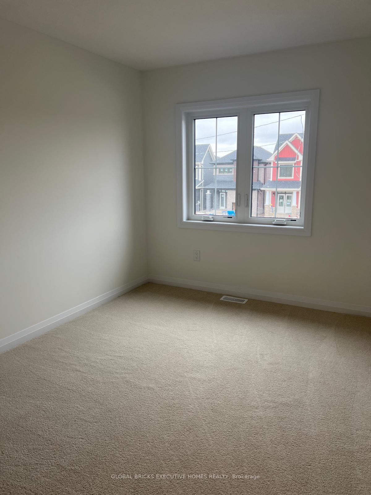 Photo 10 of 303 Starlight Avenue, Woolwich, Breslau — HOMEH