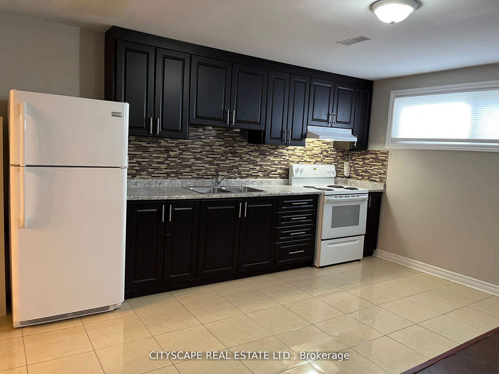 Photo 3 of Unit Bsmt, 2 Leslie Street, Brampton, Northwood Park — HOMEH