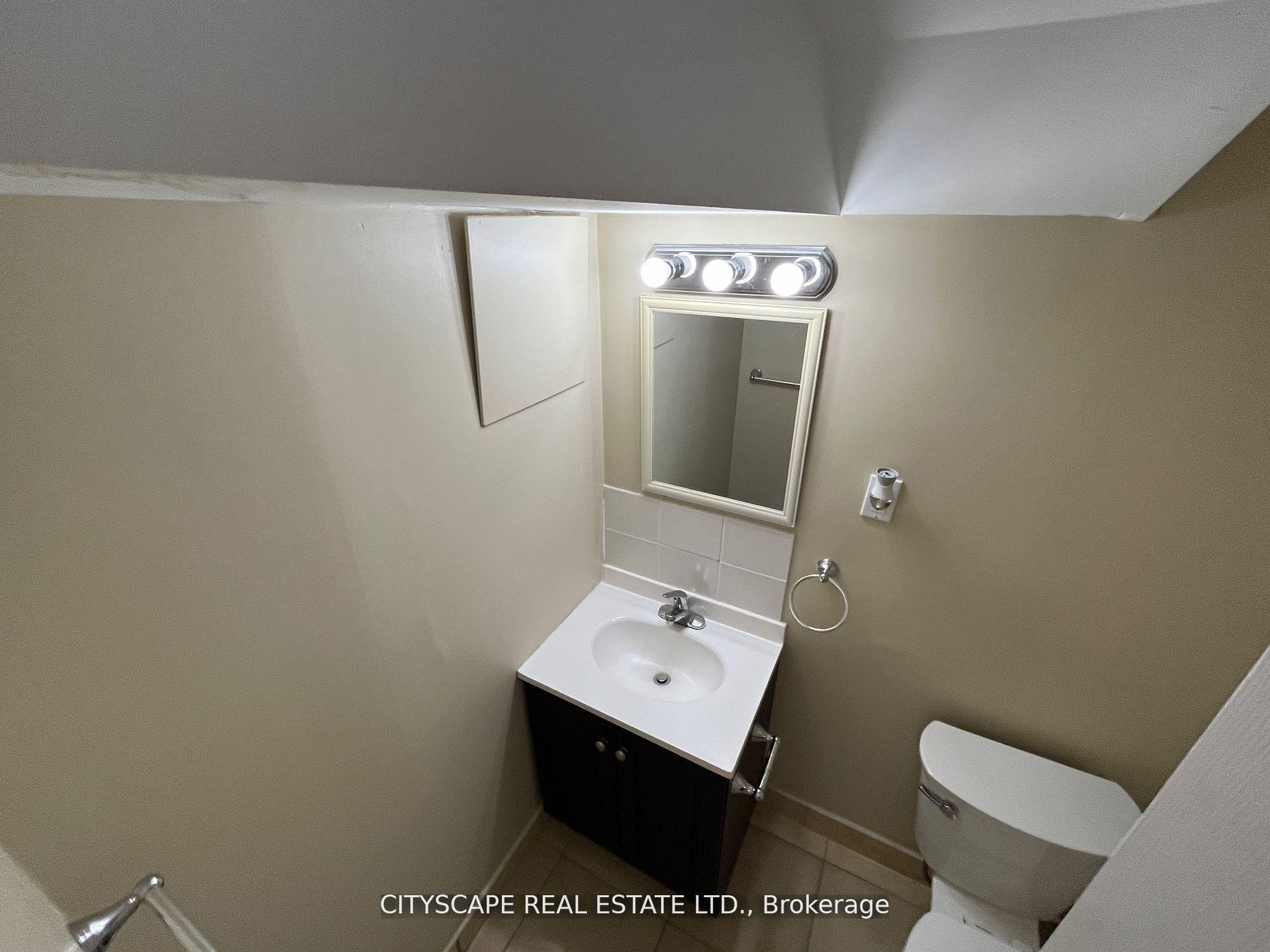 Photo 6 of Unit Bsmt, 2 Leslie Street, Brampton, Northwood Park — HOMEH