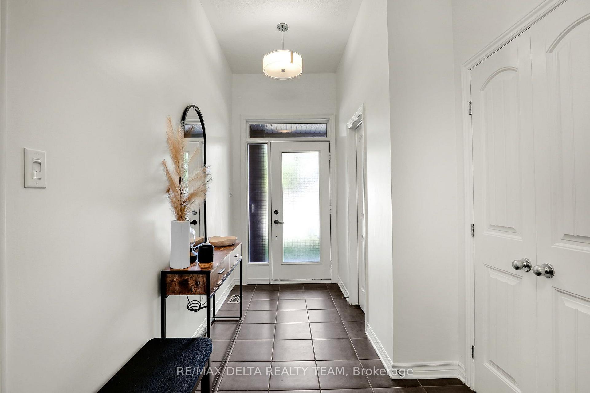 Photo 4 of 321 Widgeon Way, Ottawa, Blossom Park/Kemp Park/Findlay Creek — HOMEH