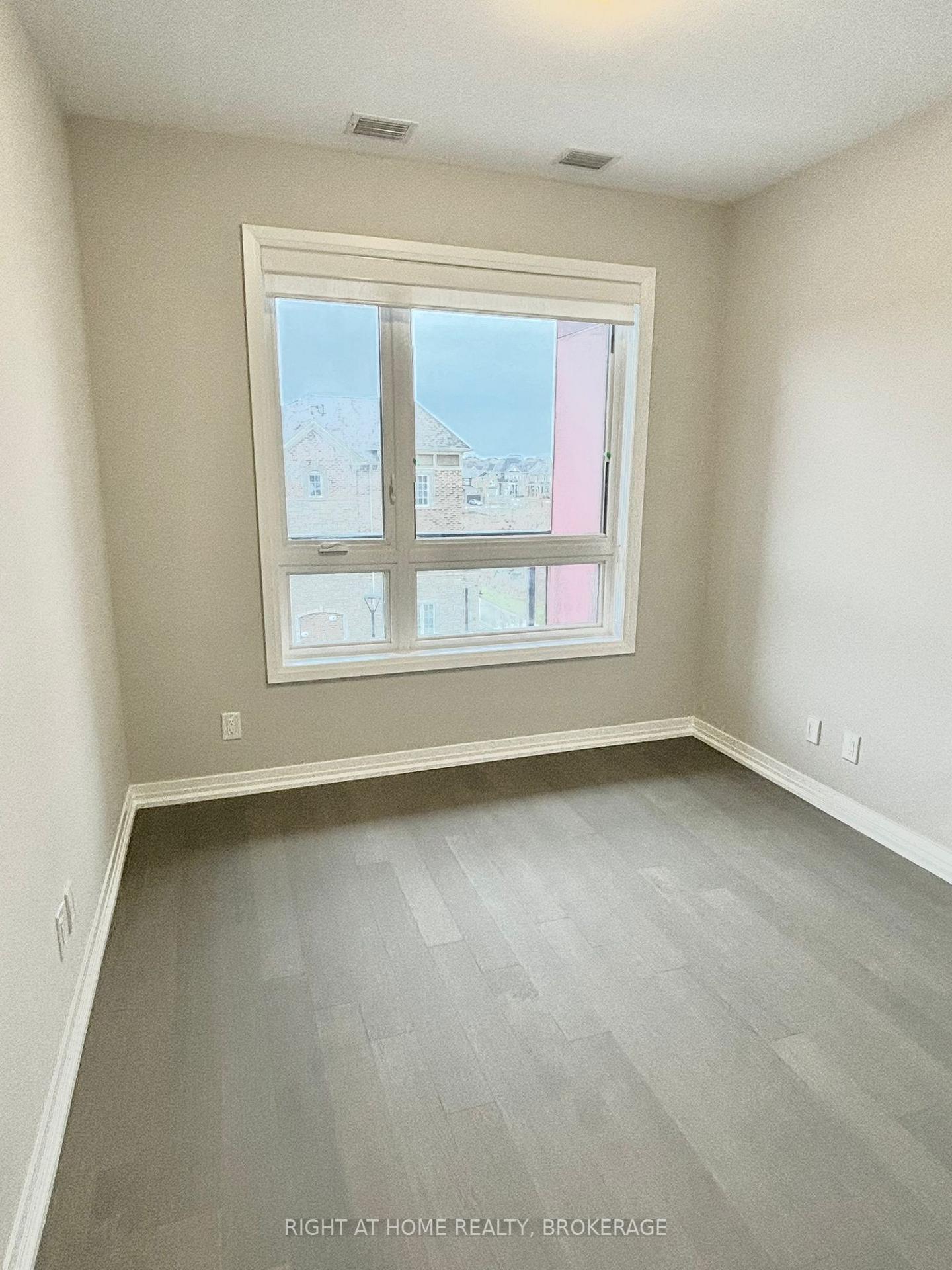 Photo 5 of Unit 301, 3285 Carding Mill Trail, Oakville, Glenorchy — HOMEH