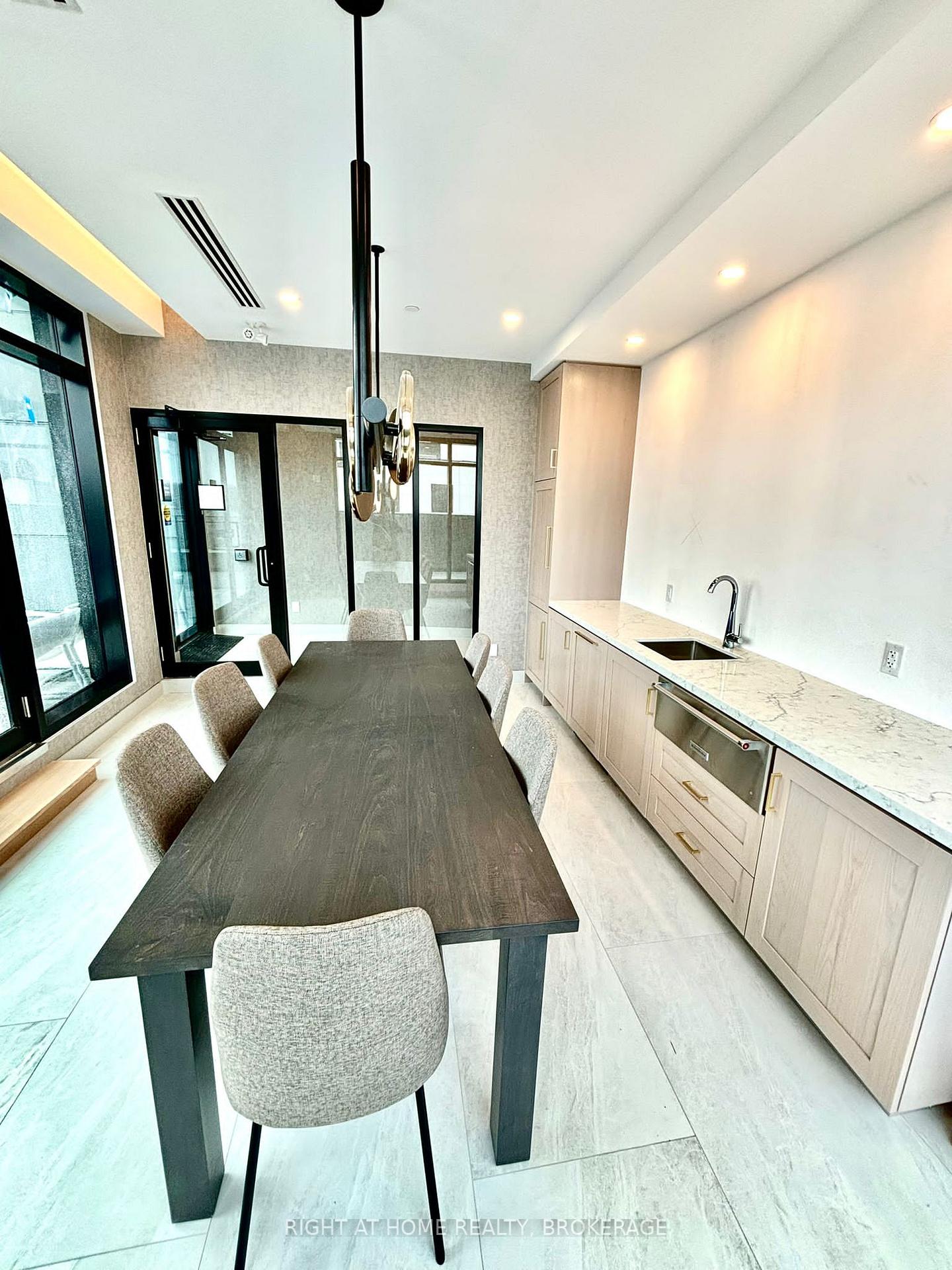 Photo 15 of Unit 301, 3285 Carding Mill Trail, Oakville, Glenorchy — HOMEH