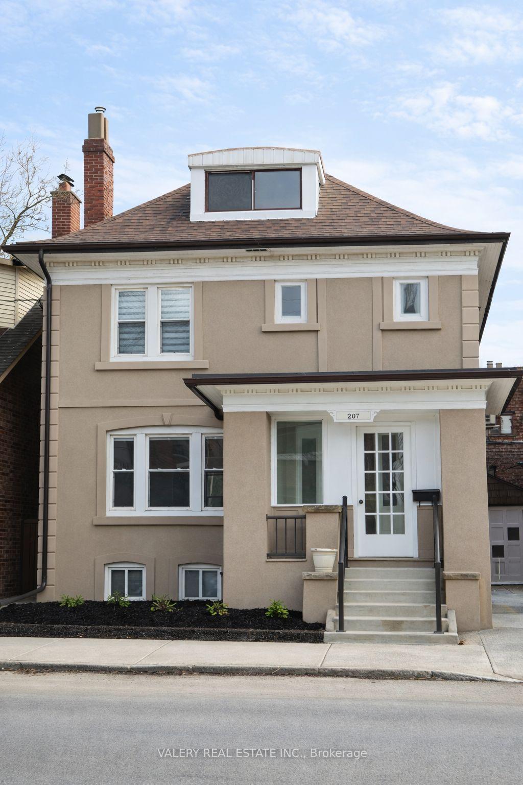 Front of 207 Oakwood Avenue