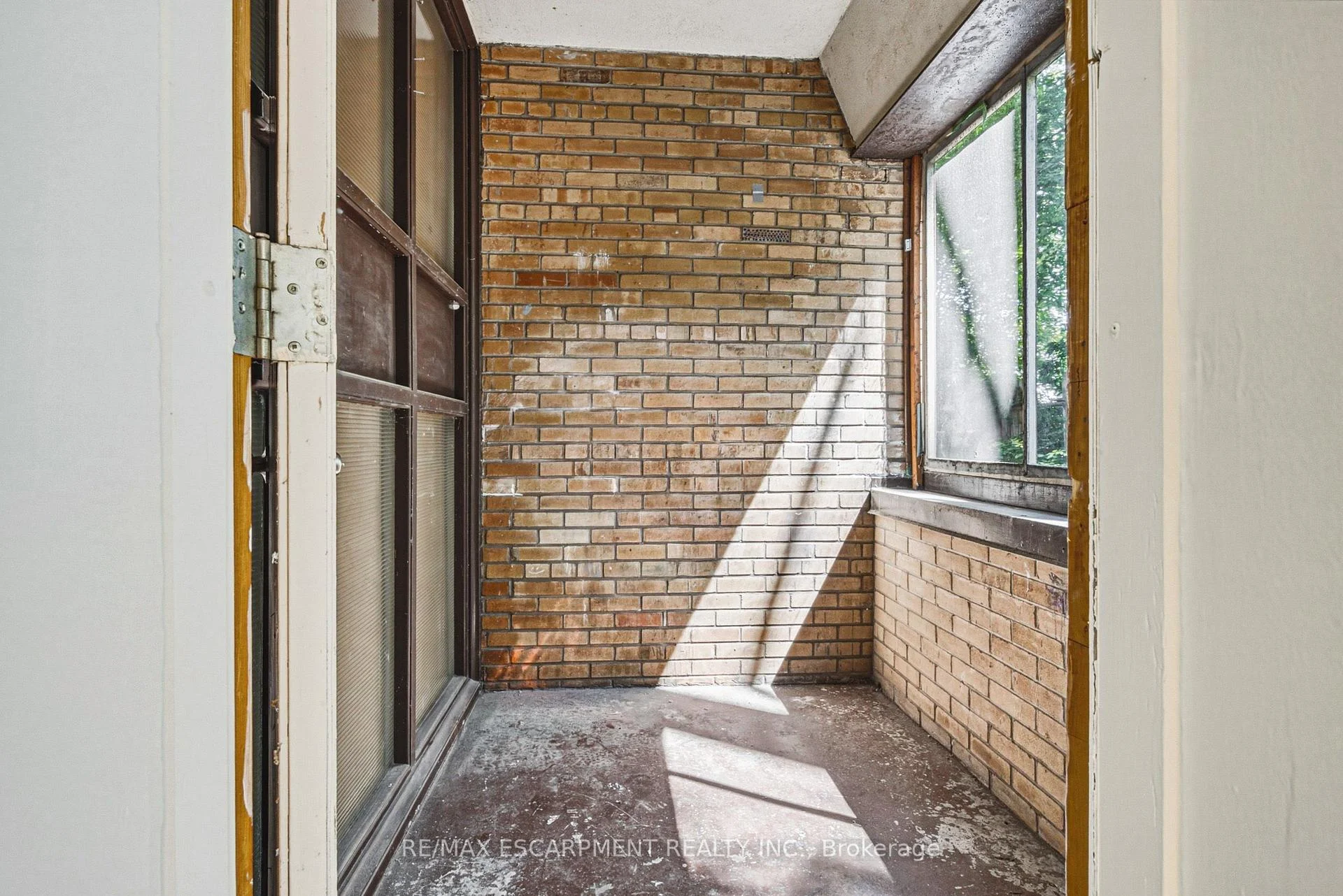 Photo 8 of Unit 107, 325A James Street S, Hamilton, Durand — HOMEH